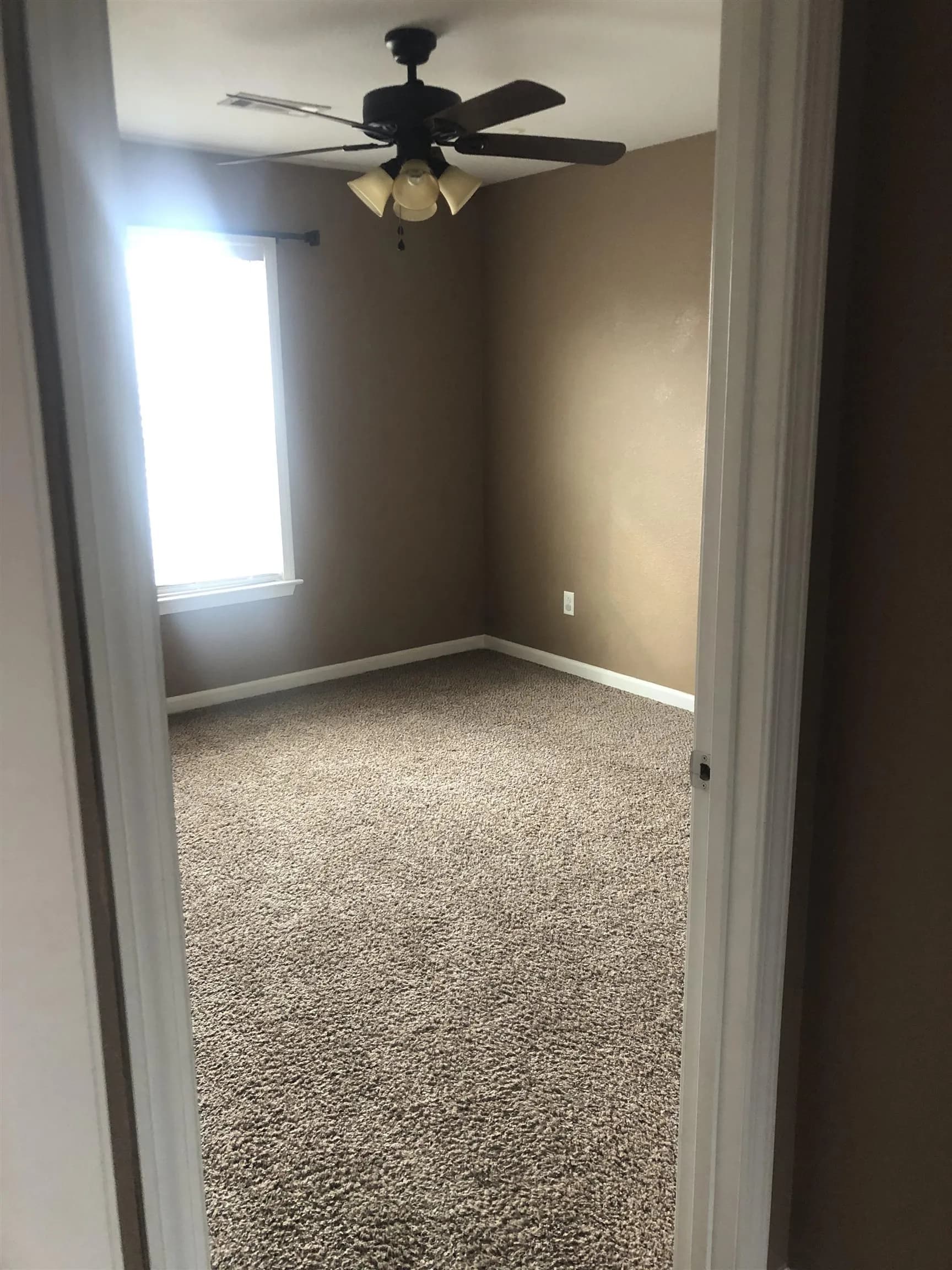 Property at 512  Samuel loyce - Image 12