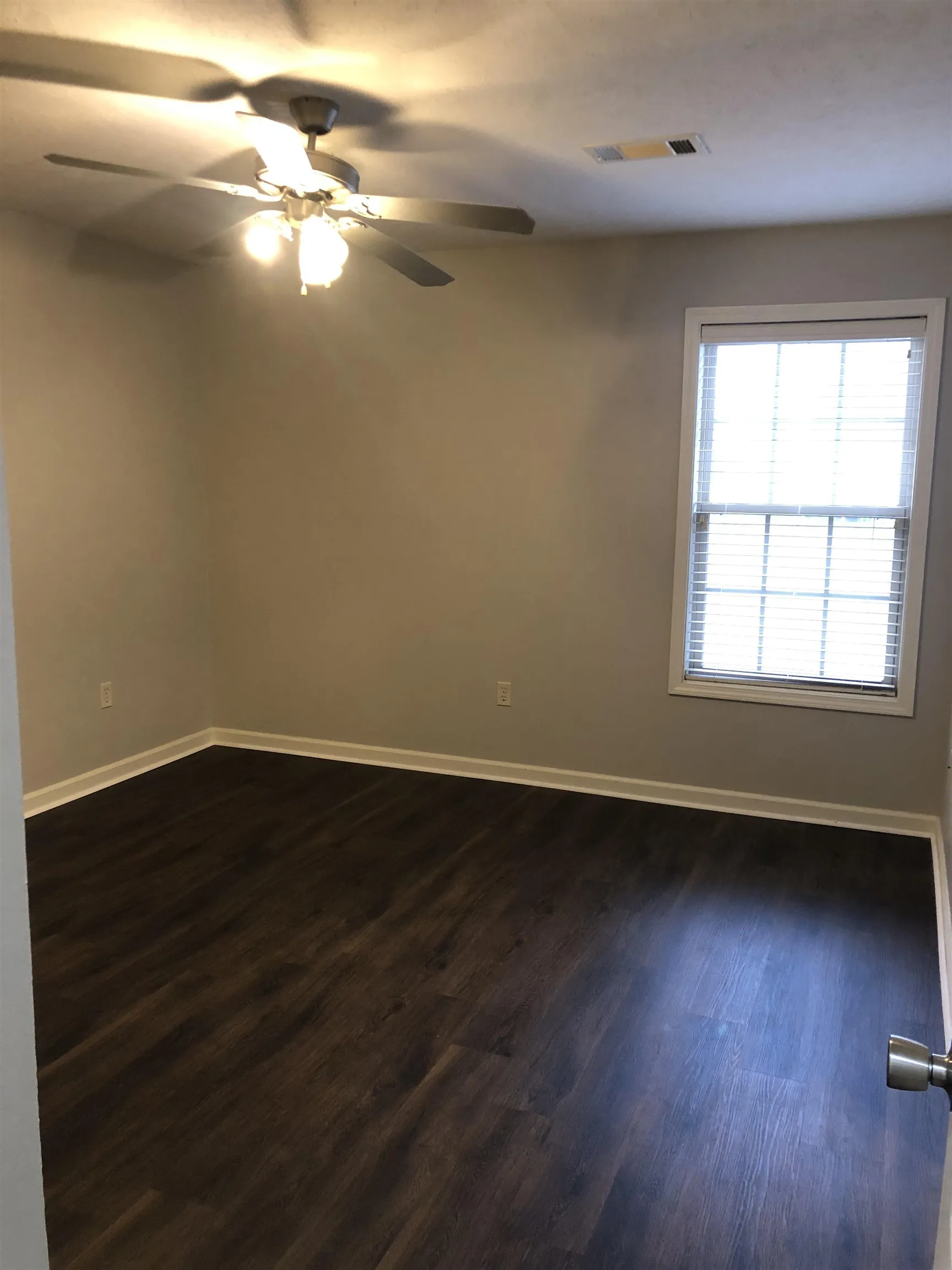 Property at 104  Chippewa - Image 7
