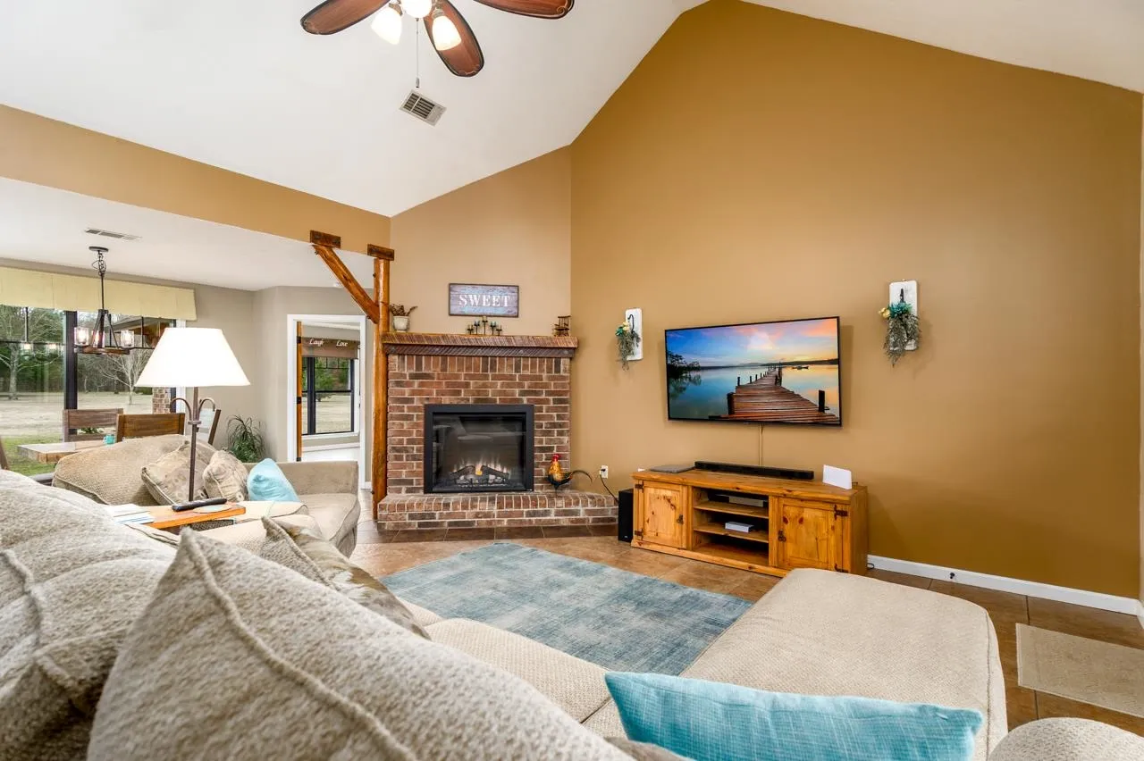 Property at 11  Arnoldsburg rd - Image 17