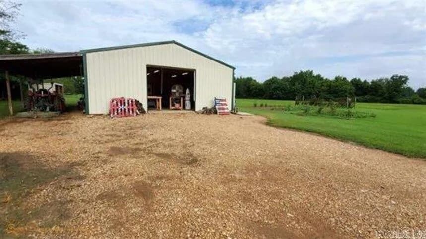 Property at 882  Gr 431 - Image 20