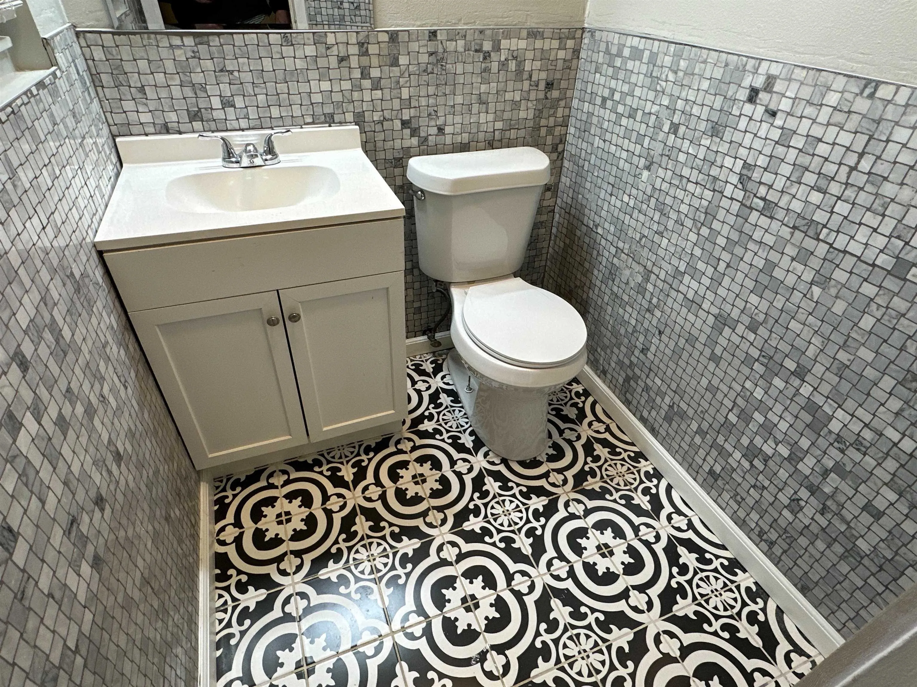 Property at 1119  Edgehill - Image 36