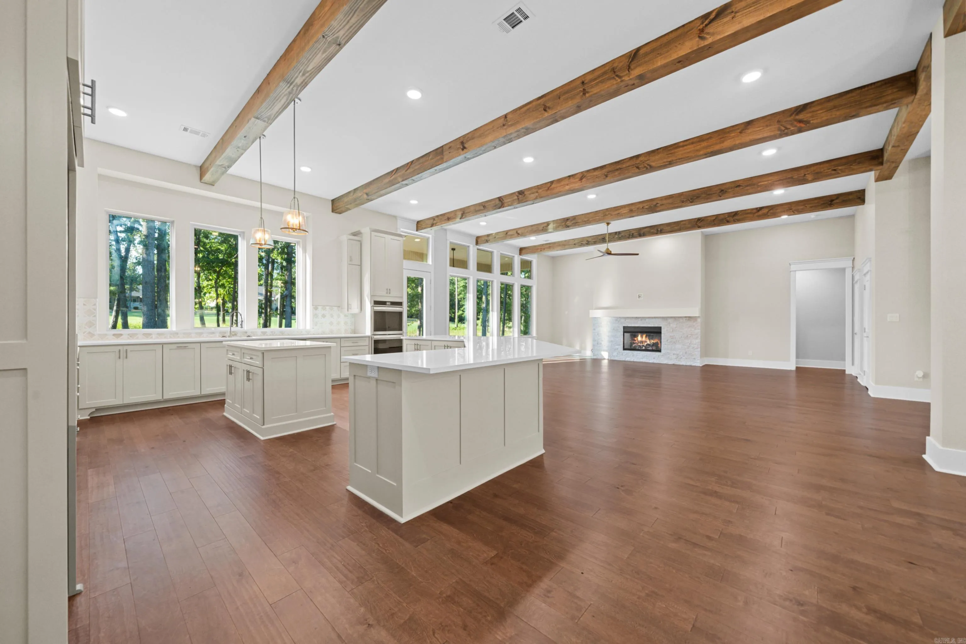 Property at 15  Loyola - Image 15