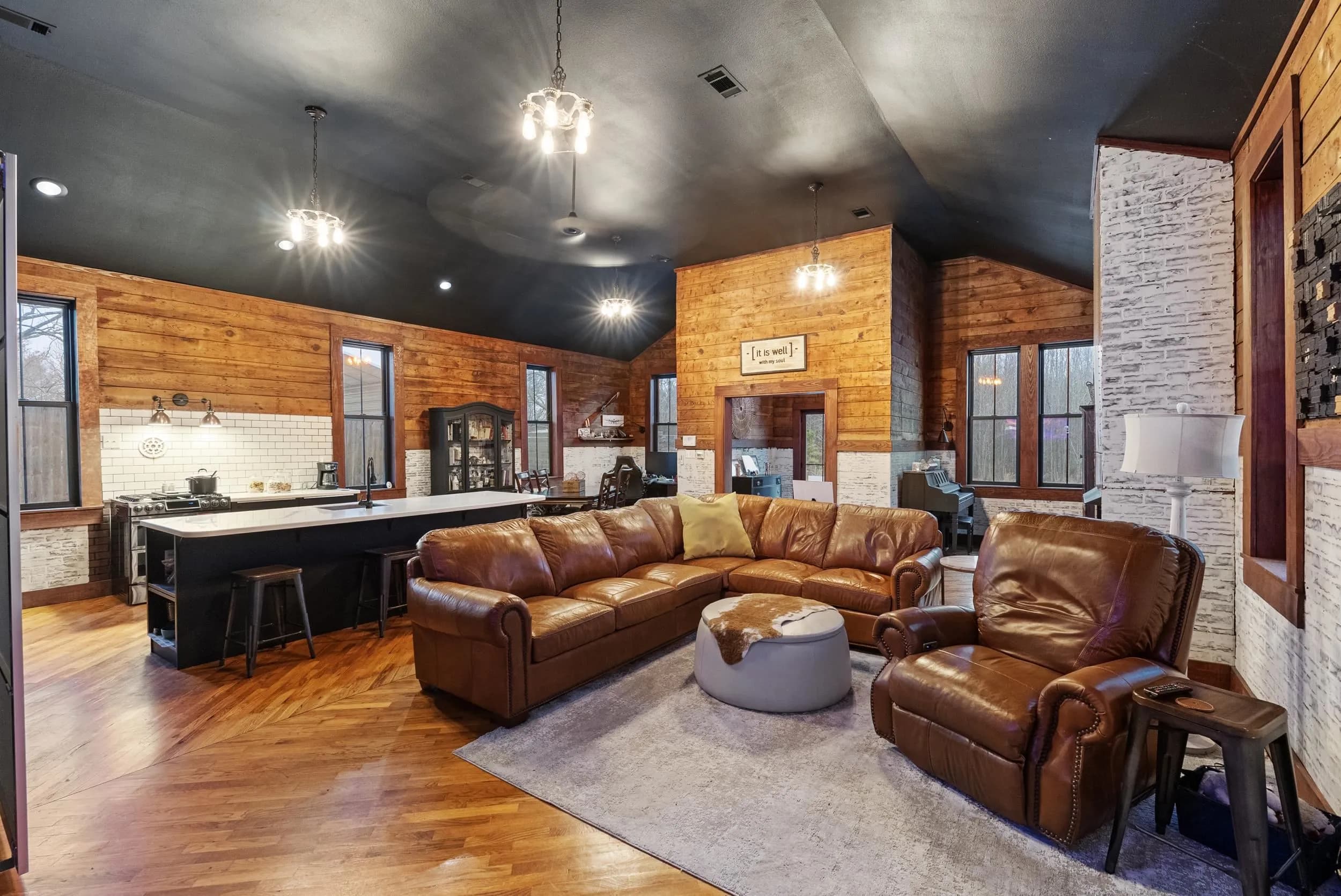 Property at 213  Volman - Image 18