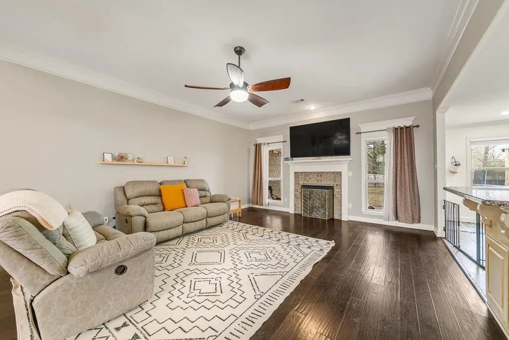 Property at 105  Hudson - Image 8