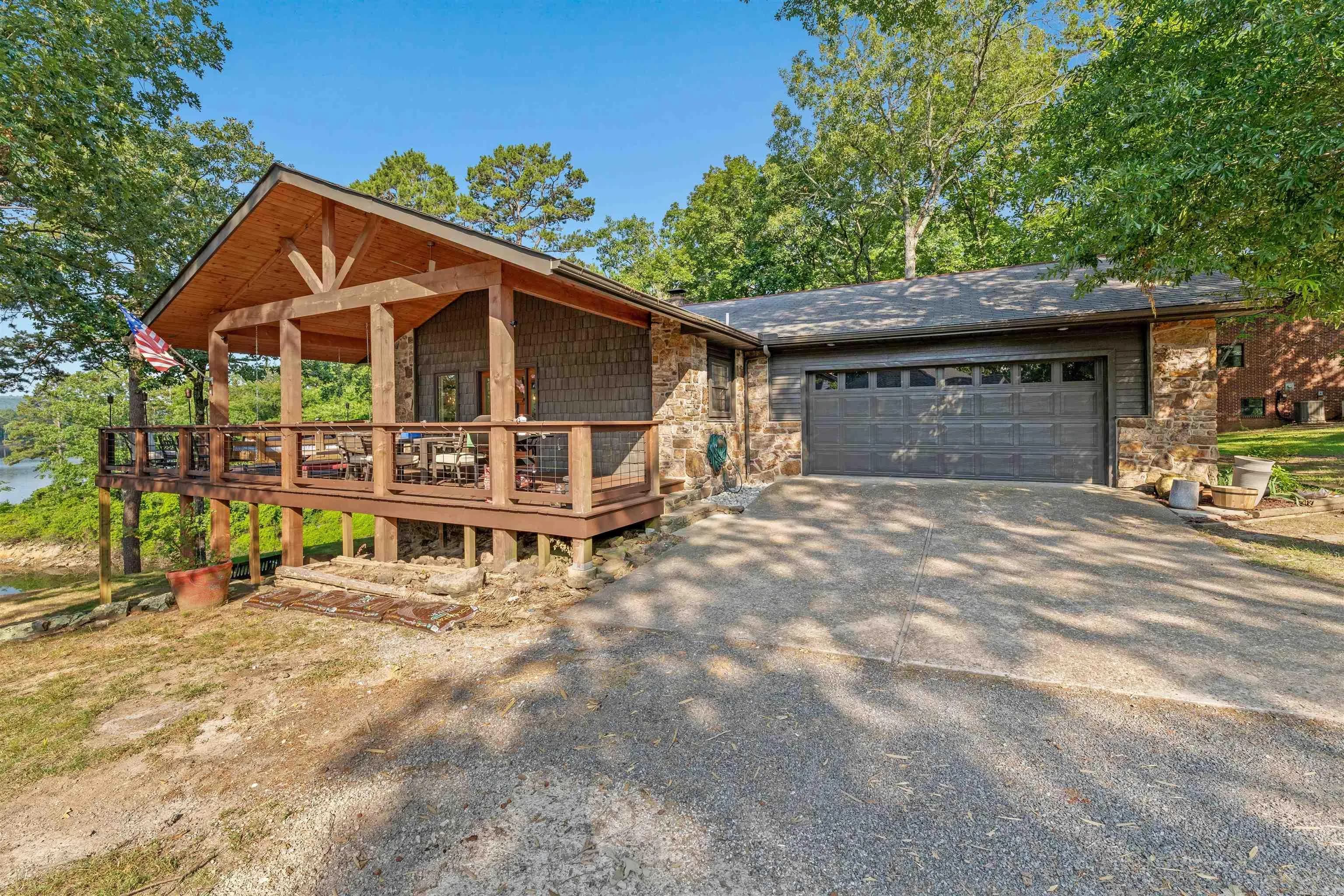 Property at 198  Wildflower - Image 11