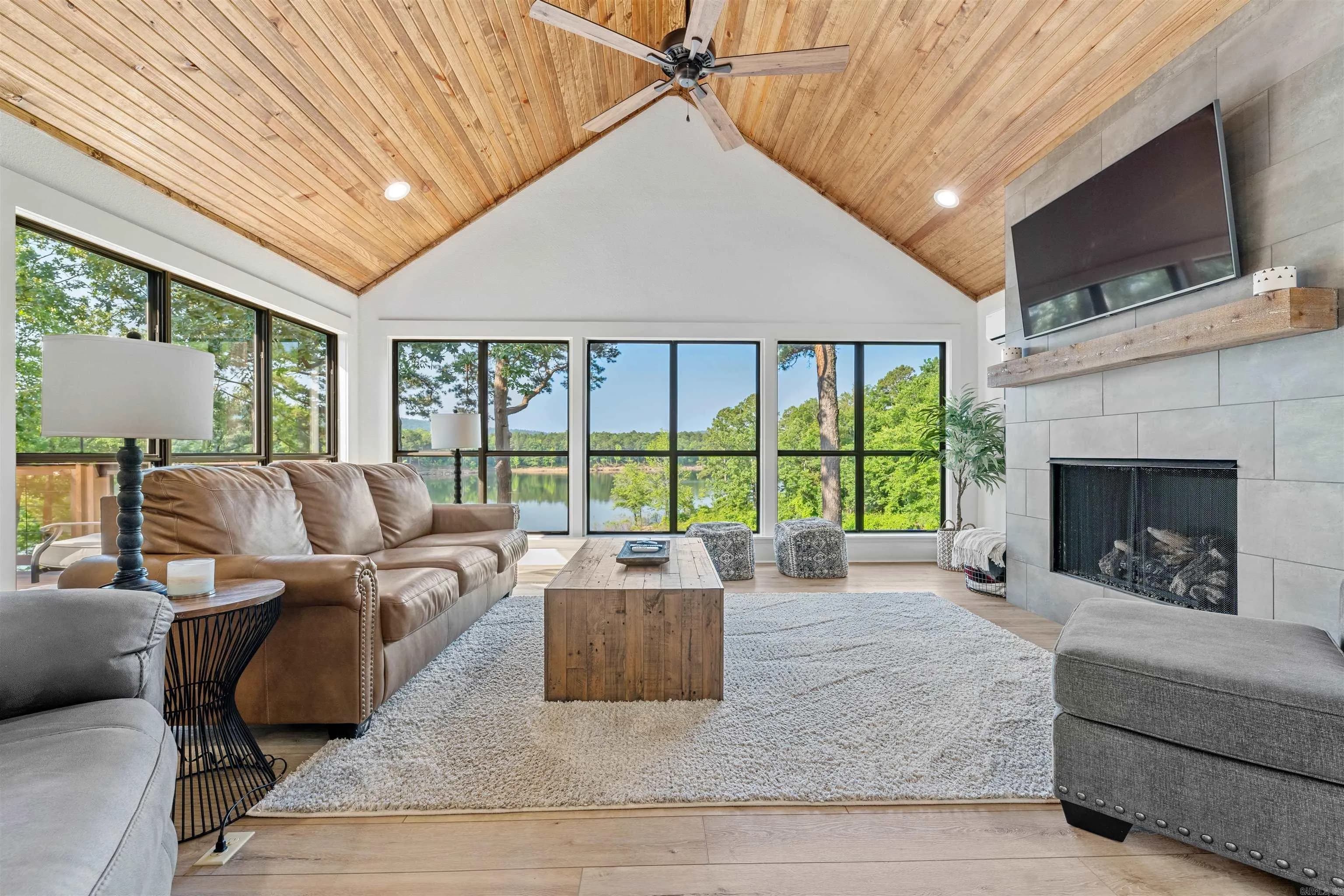 Property at 198  Wildflower - Image 4