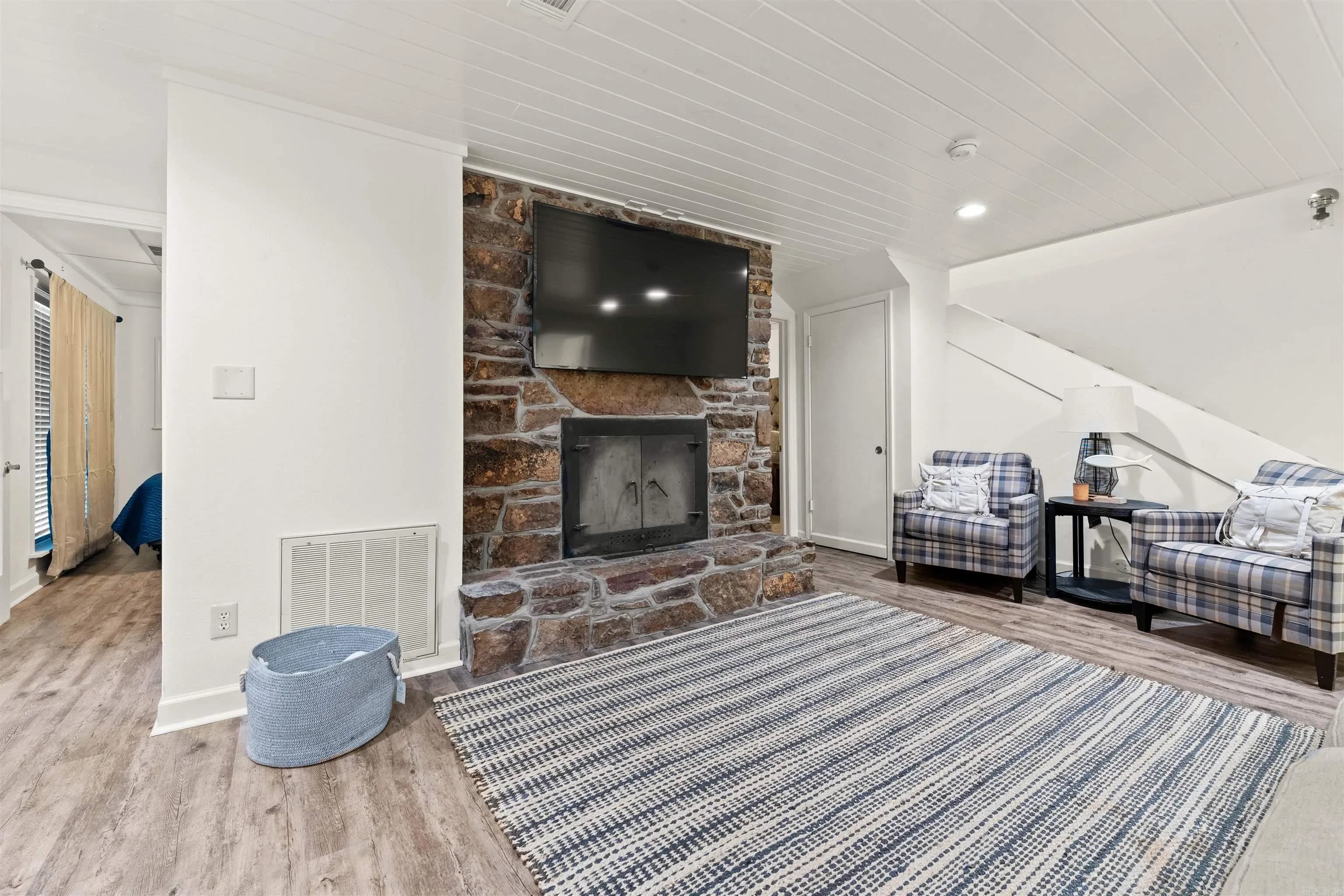 Property at 198  Wildflower - Image 26
