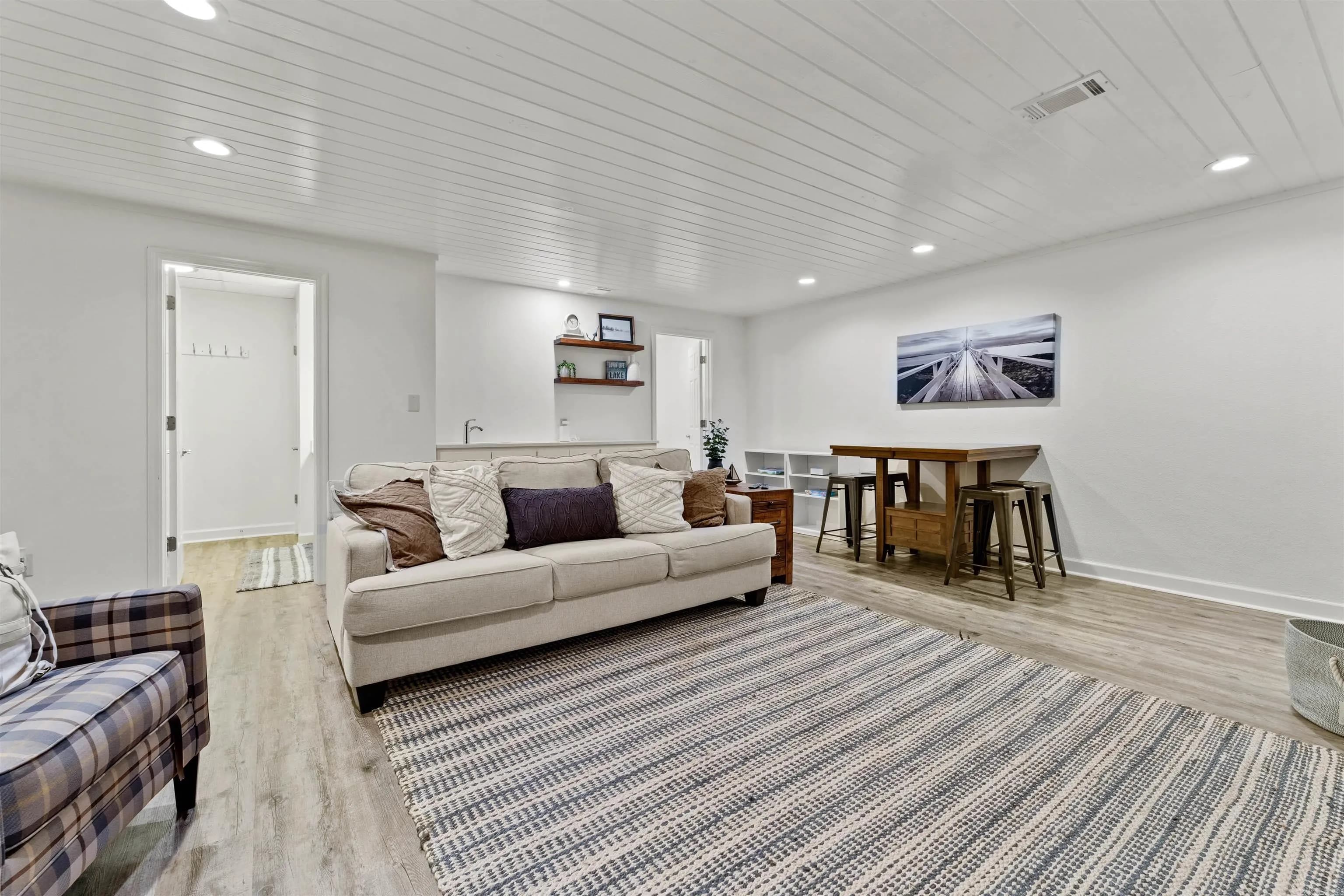 Property at 198  Wildflower - Image 28