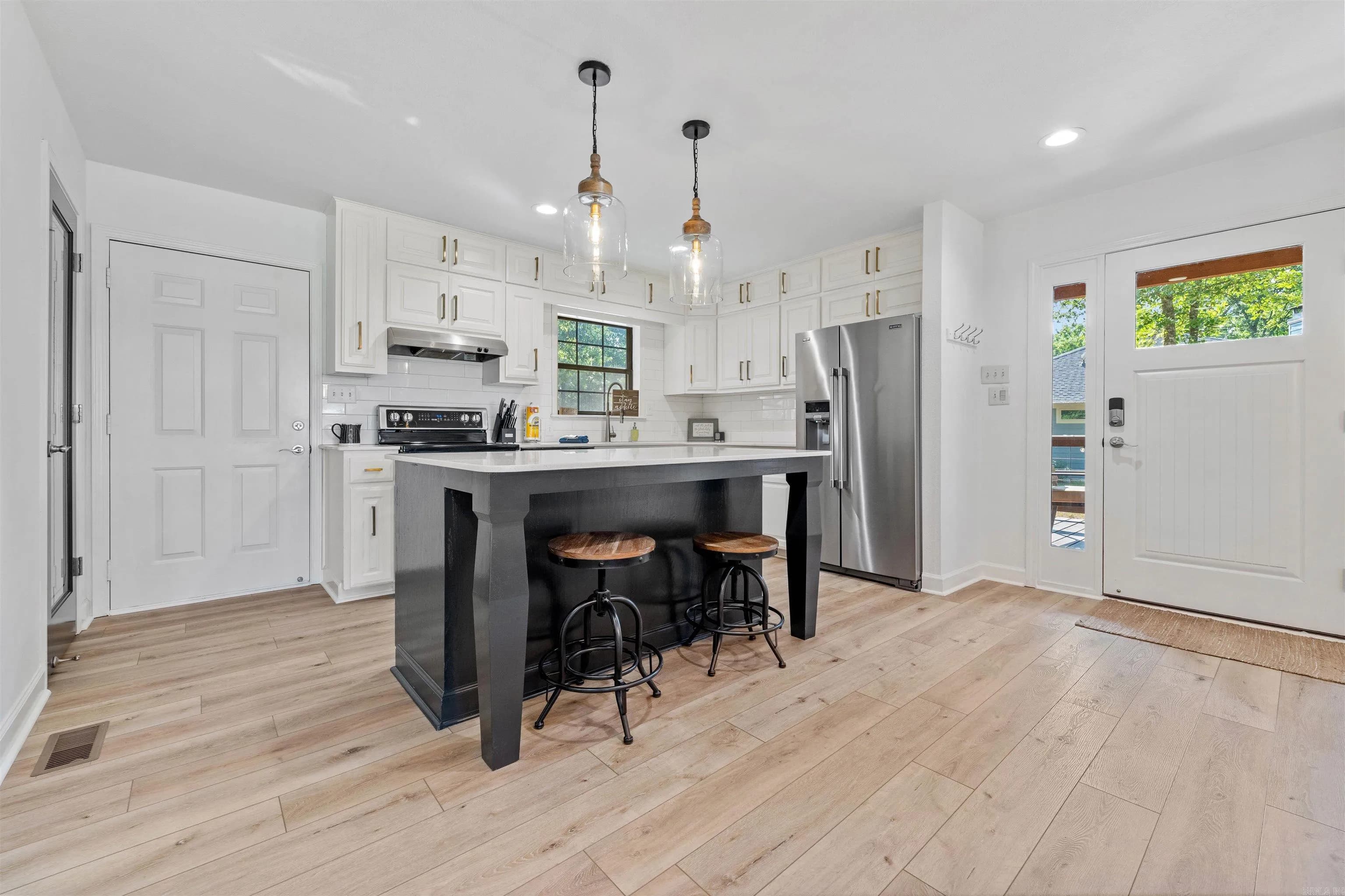 Property at 198  Wildflower - Image 17