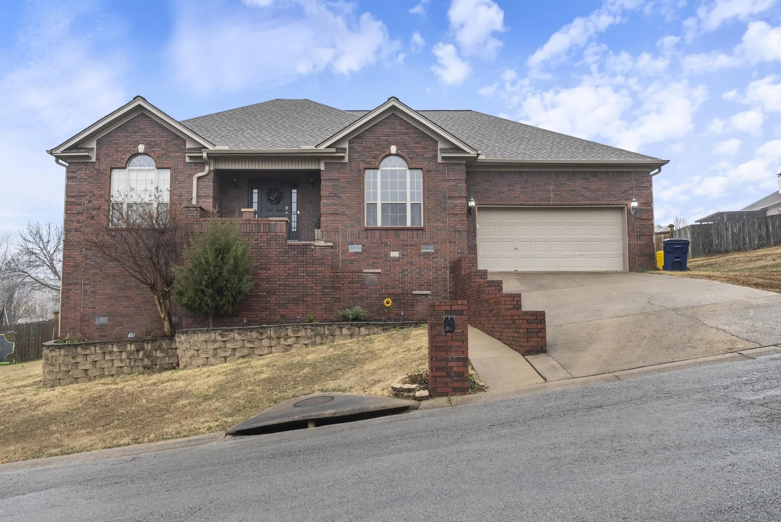 Property at 123  Ridgecrest - Image 4