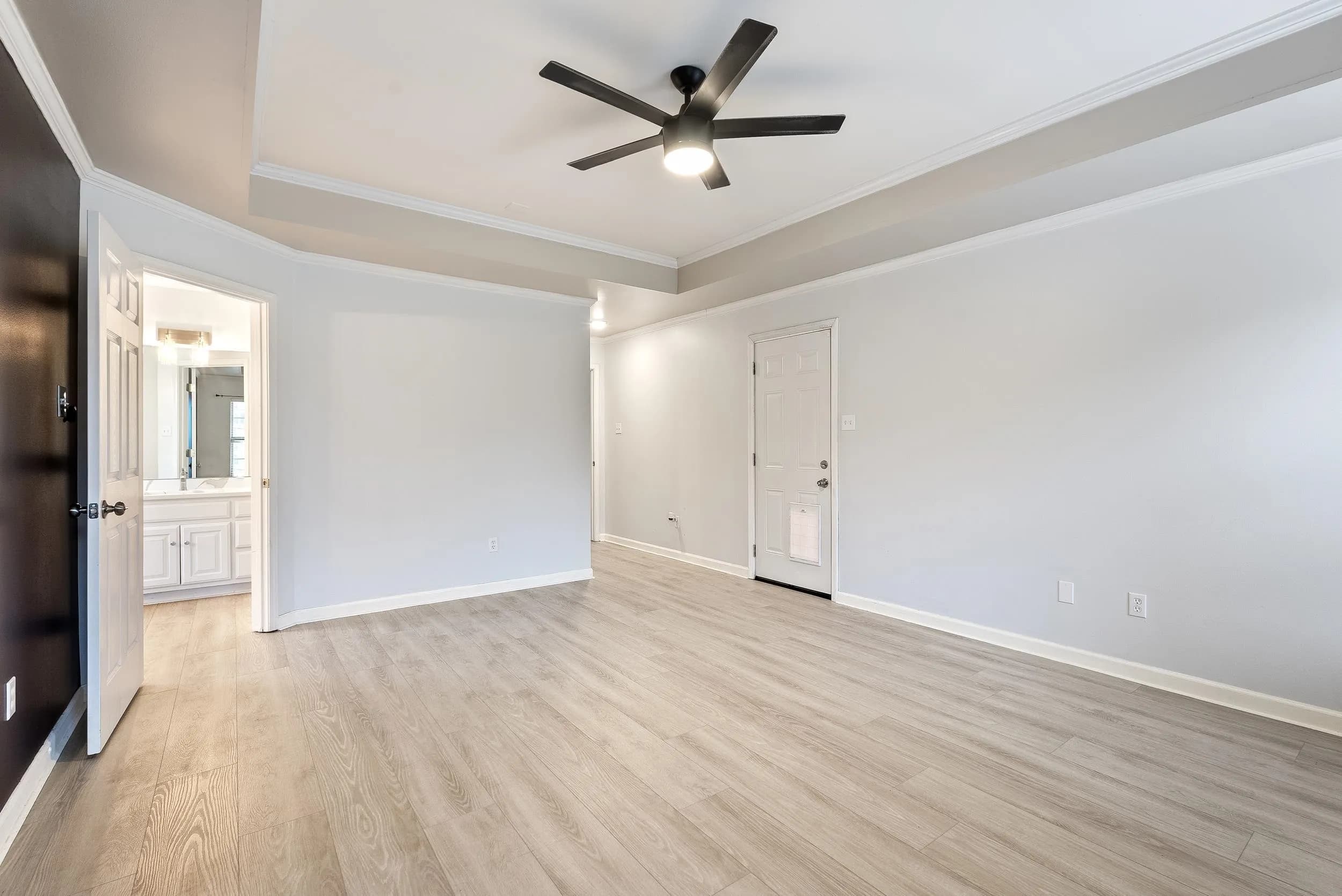 Property at 123  Ridgecrest - Image 21