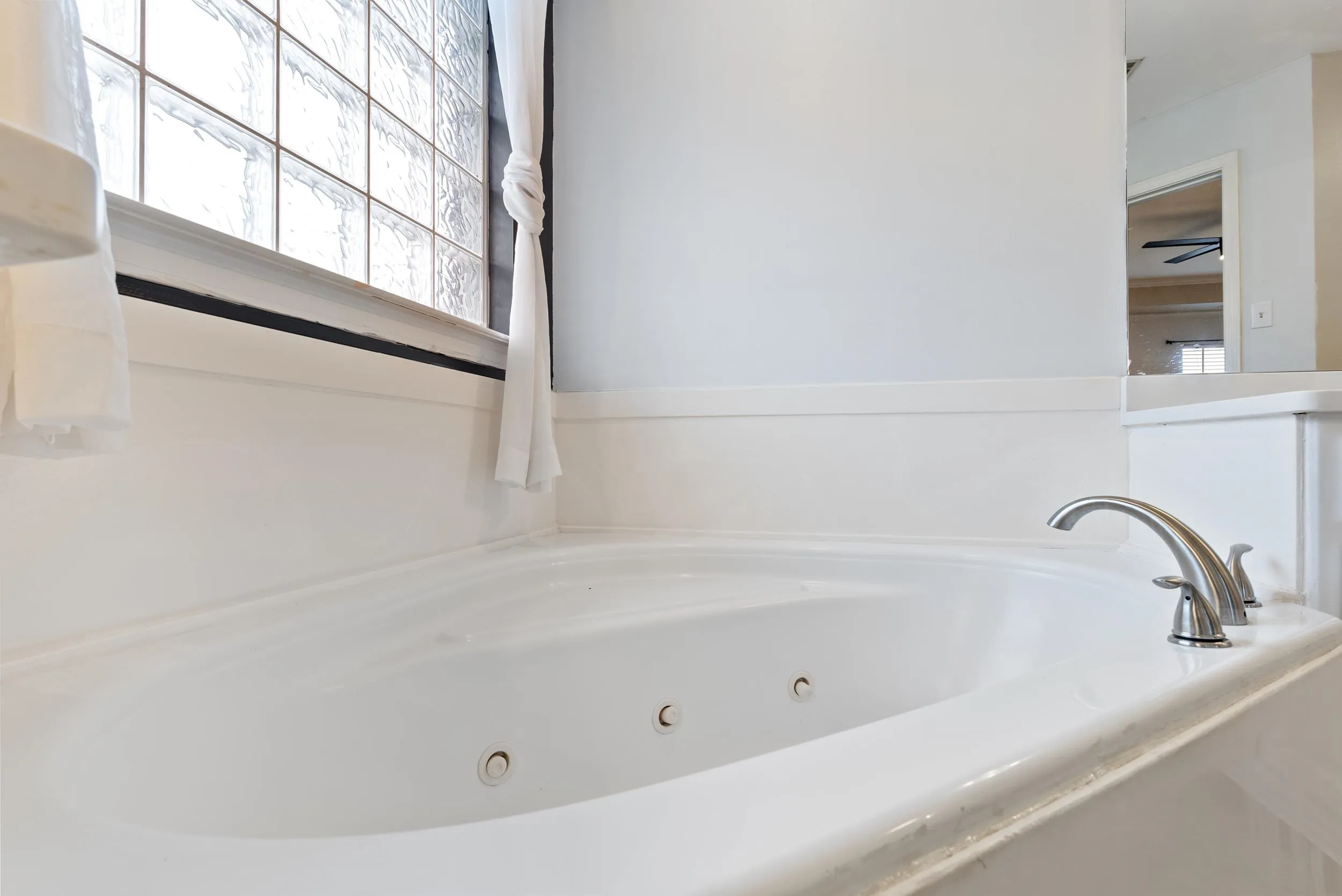 Property at 123  Ridgecrest - Image 25