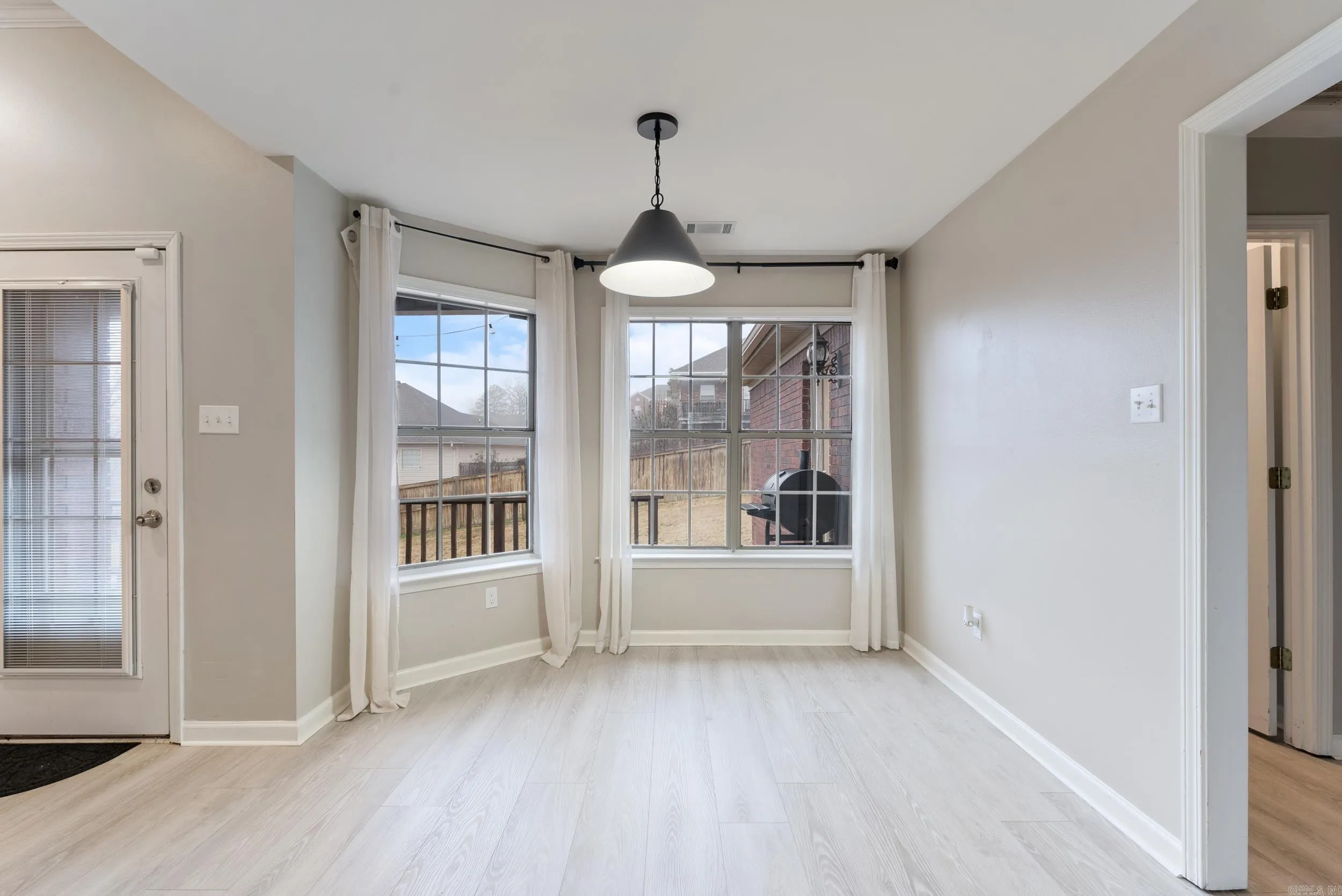Property at 123  Ridgecrest - Image 16