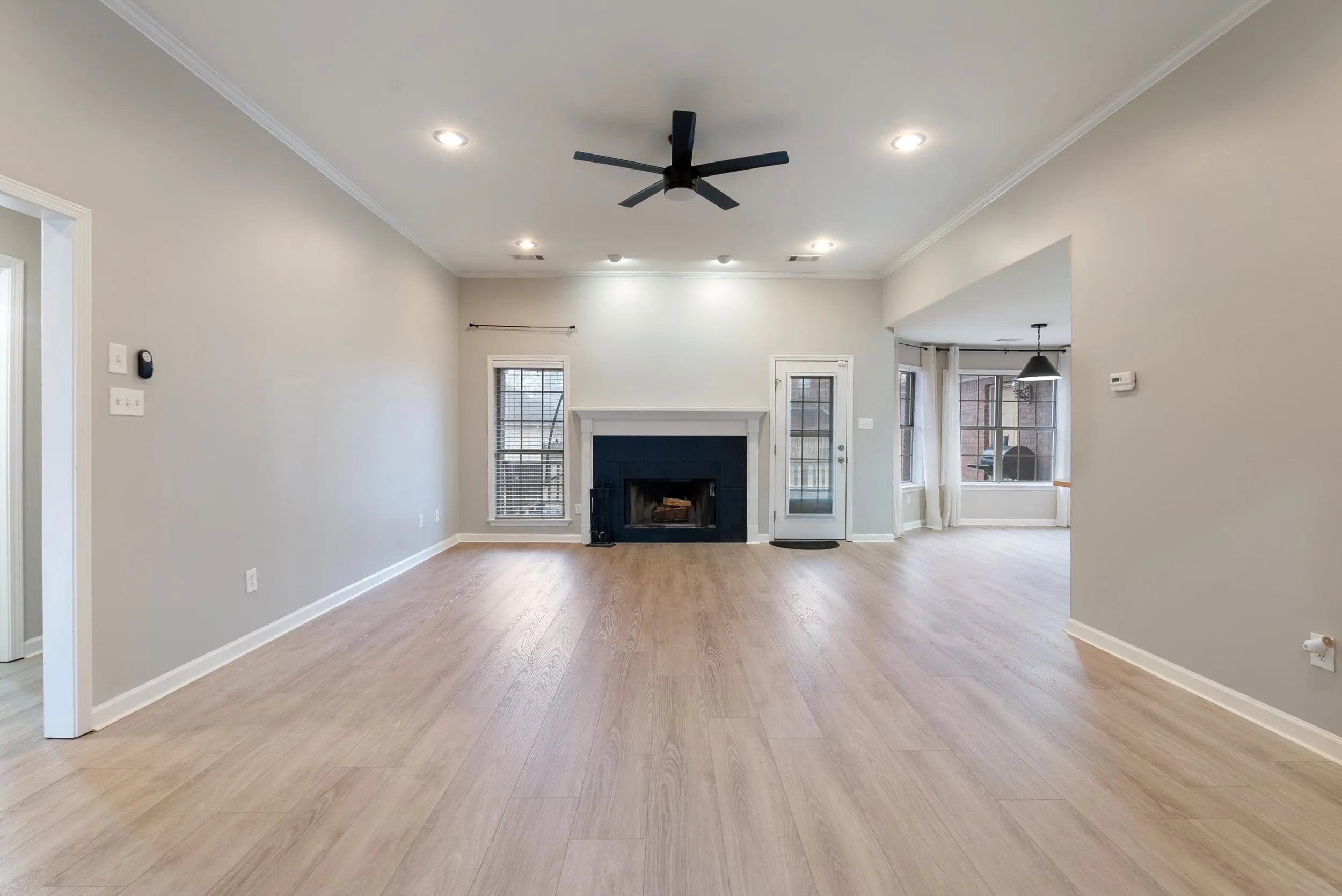Property at 123  Ridgecrest - Image 19