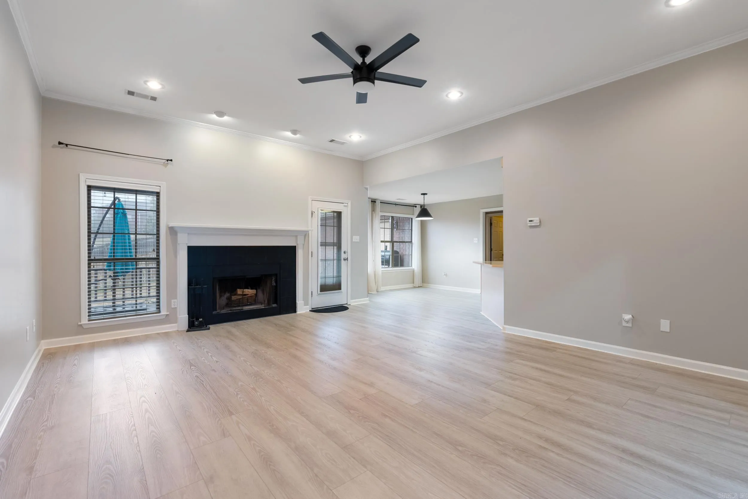 Property at 123  Ridgecrest - Image 17