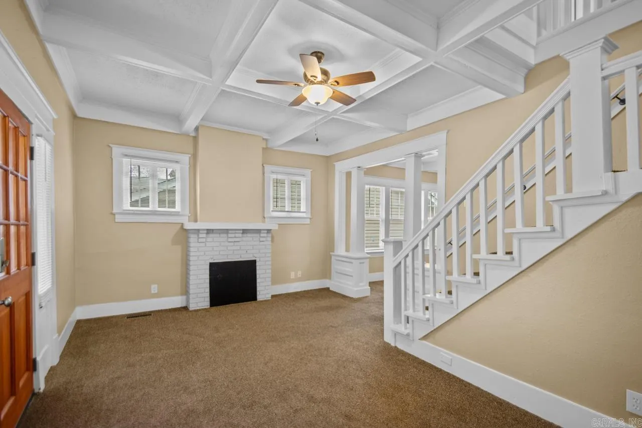 Property at 908  Lewis - Image 9