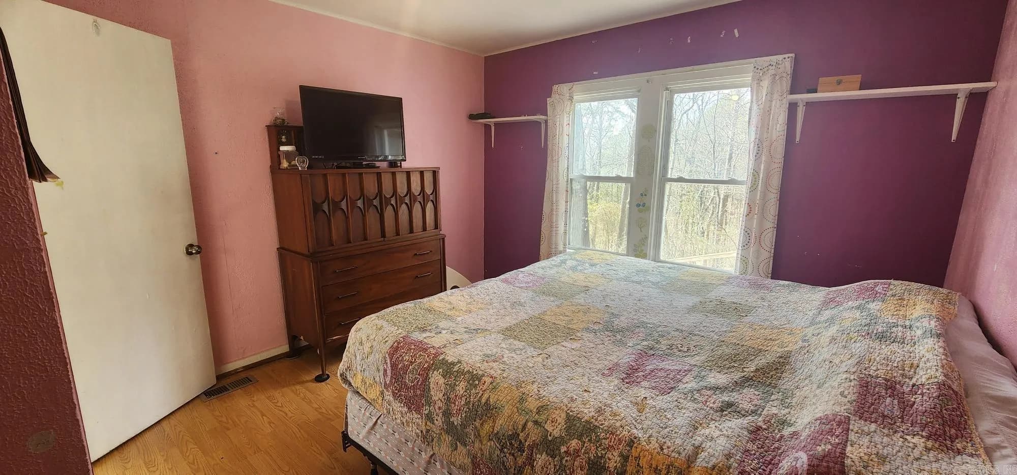 Property at 512  Grandview - Image 17