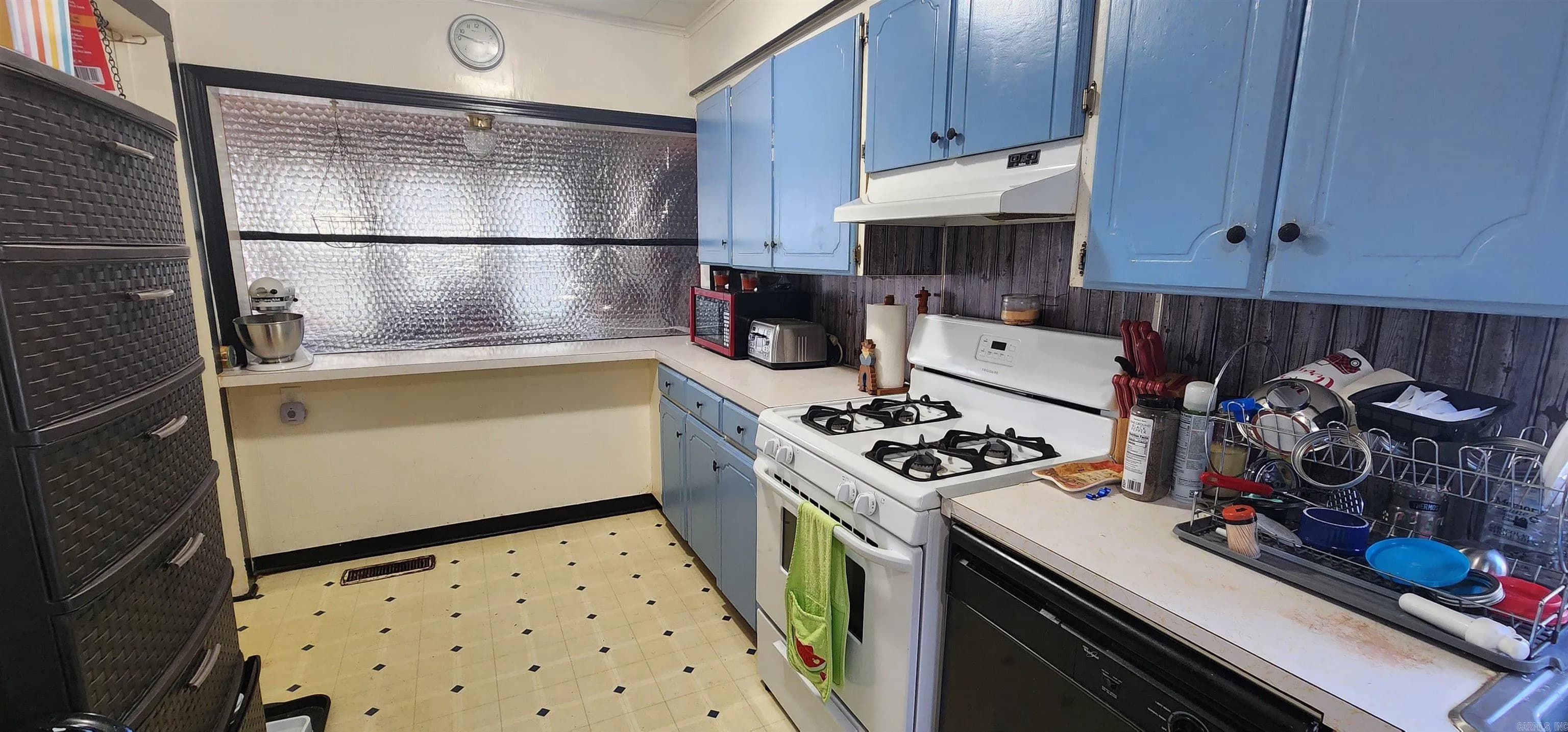 Property at 512  Grandview - Image 10