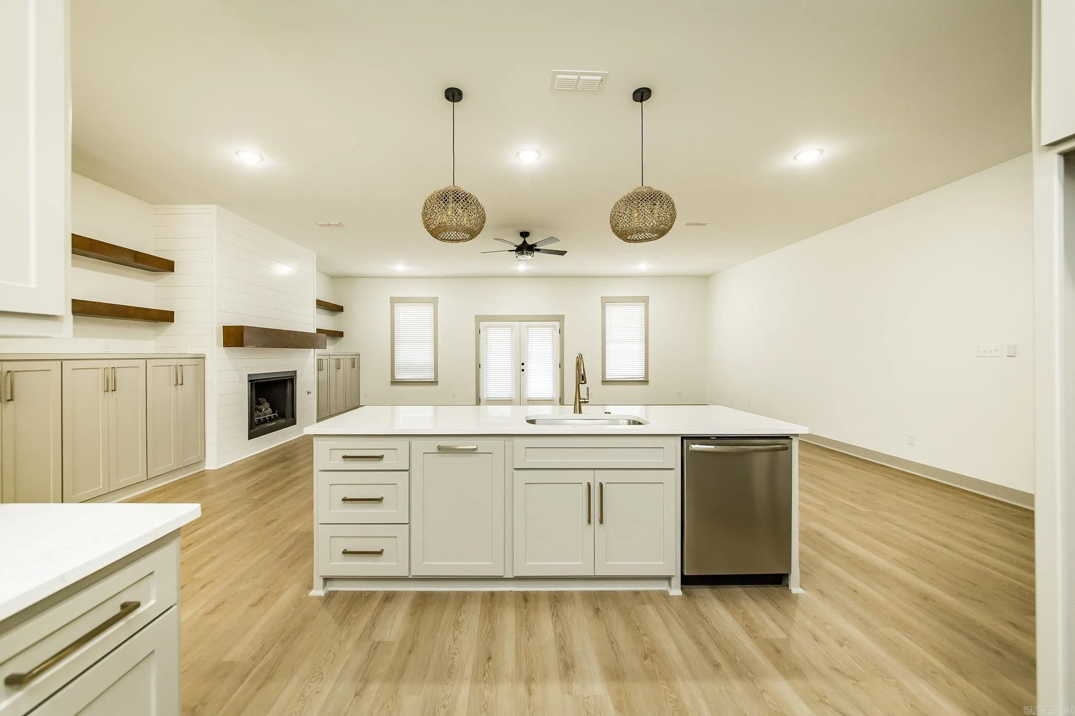 Property at 9224  Wooddale - Image 14