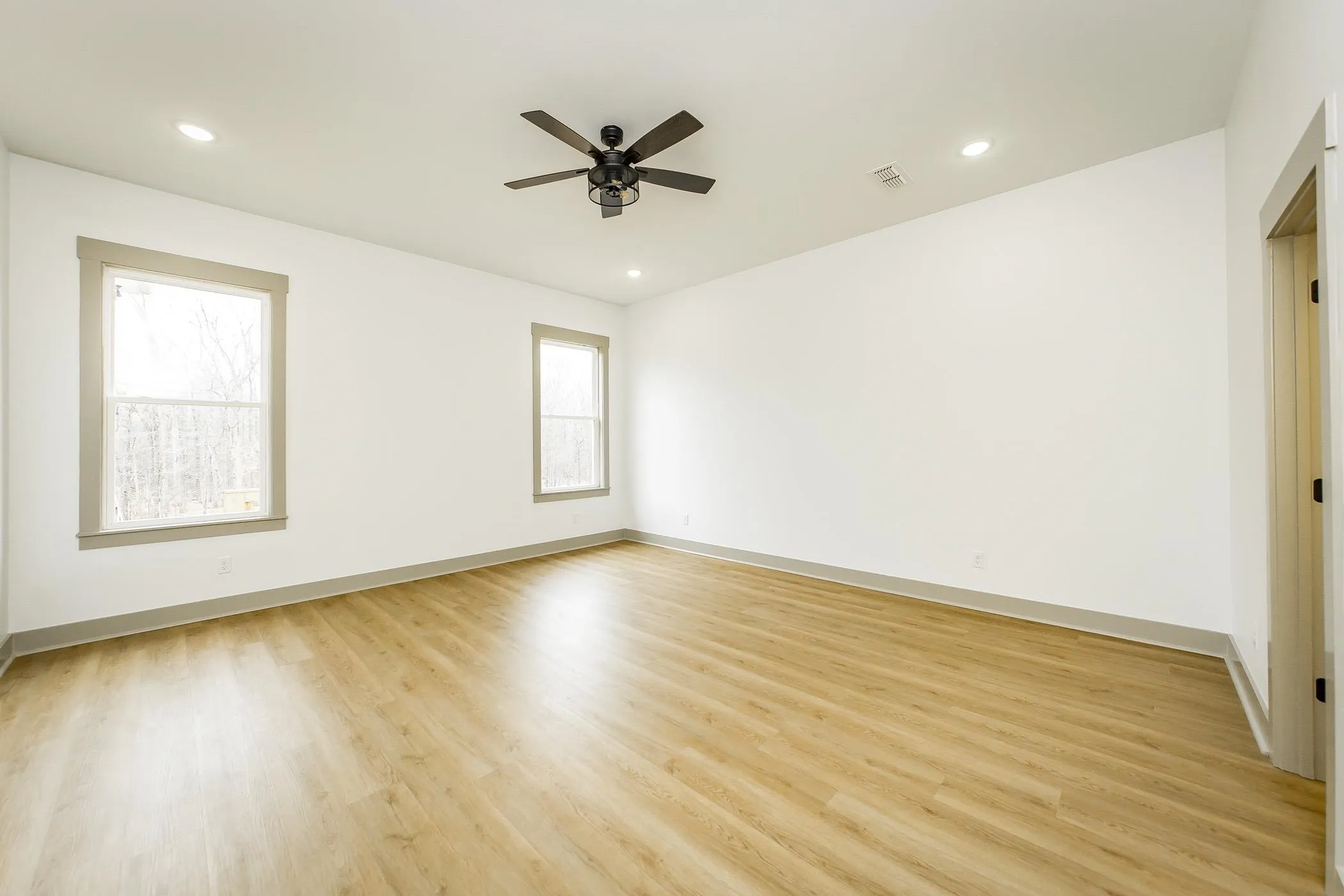 Property at 9224  Wooddale - Image 18