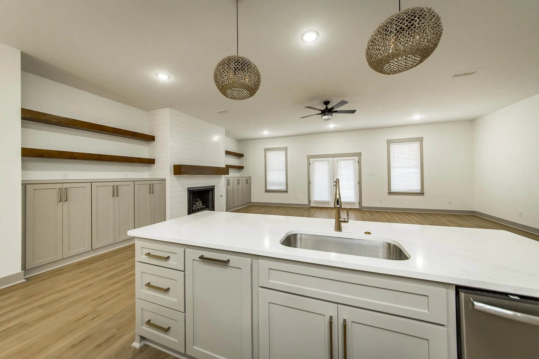 Property at 9224  Wooddale - Image 12