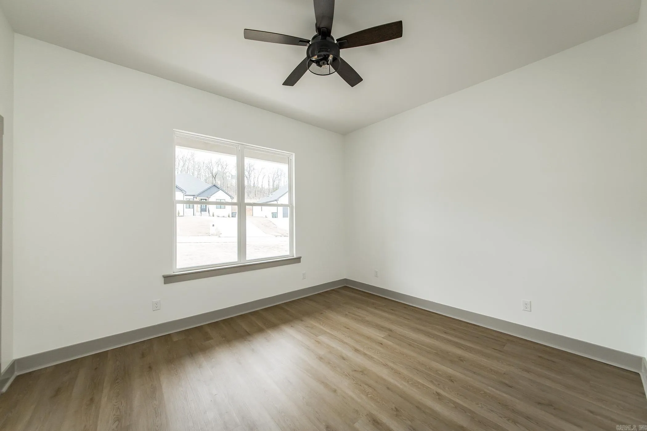 Property at 9224  Wooddale - Image 32