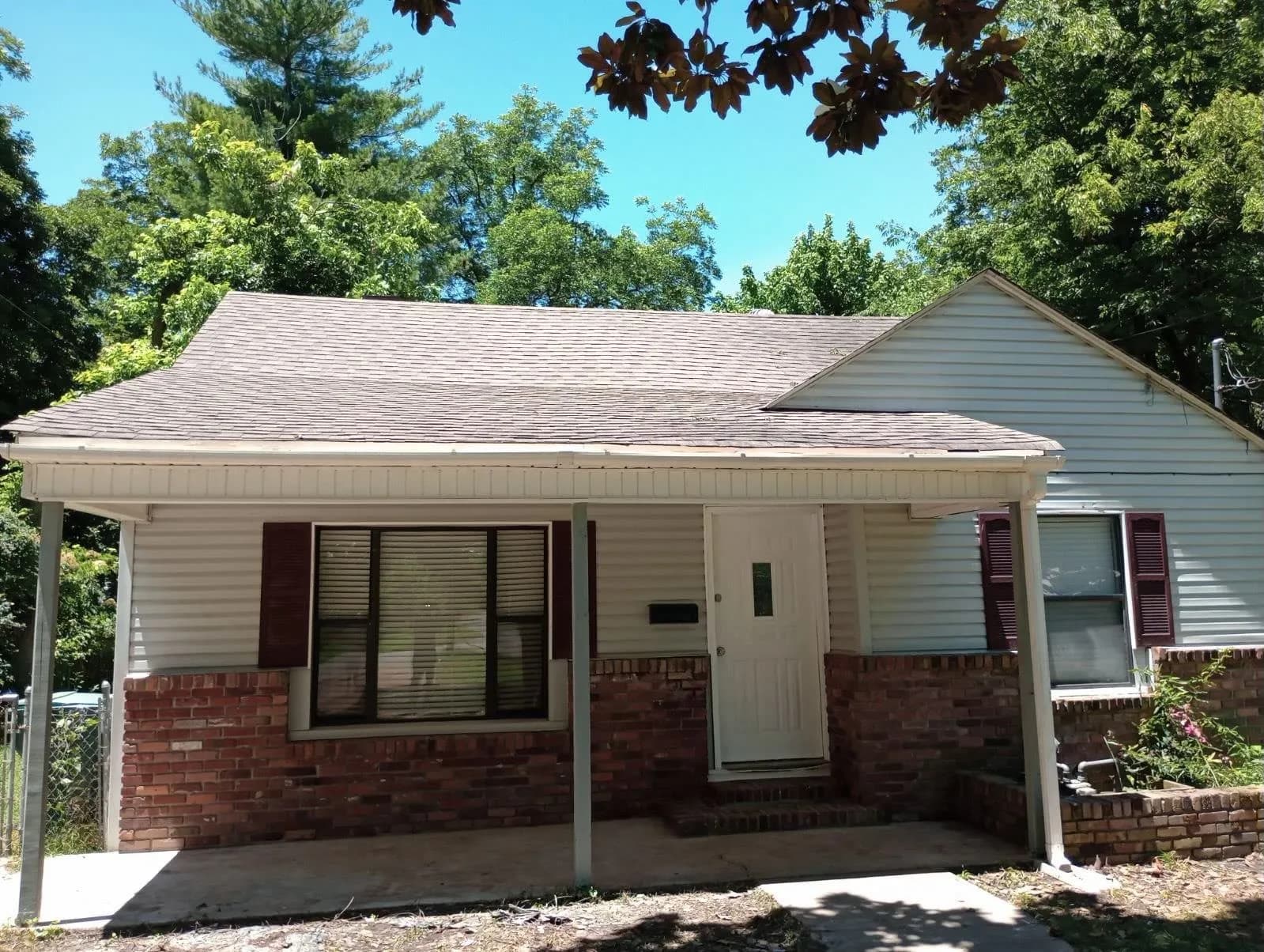 Property at 805 N Franklin - Image 1