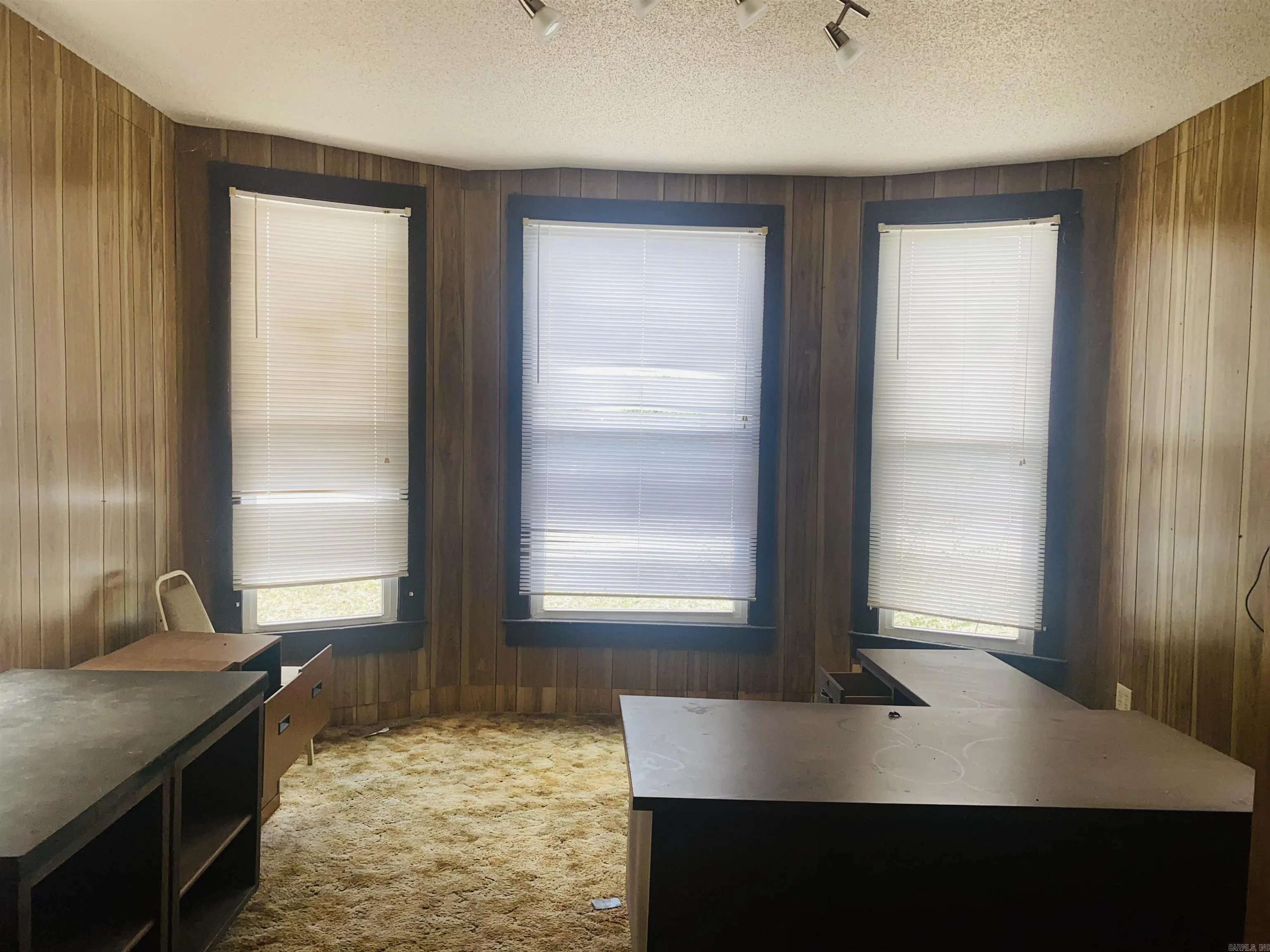 Property at 601  Searcy - Image 7