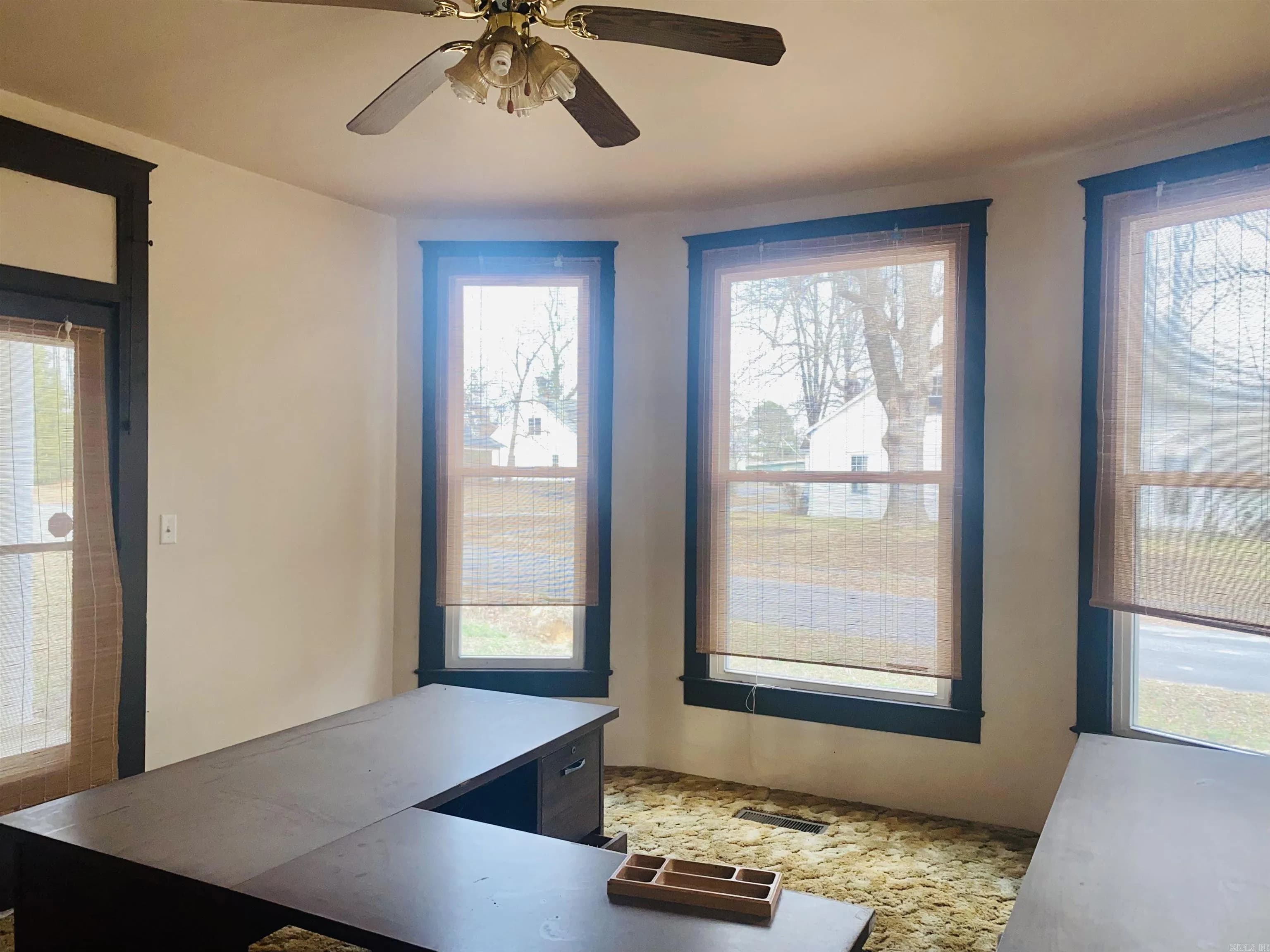 Property at 601  Searcy - Image 11