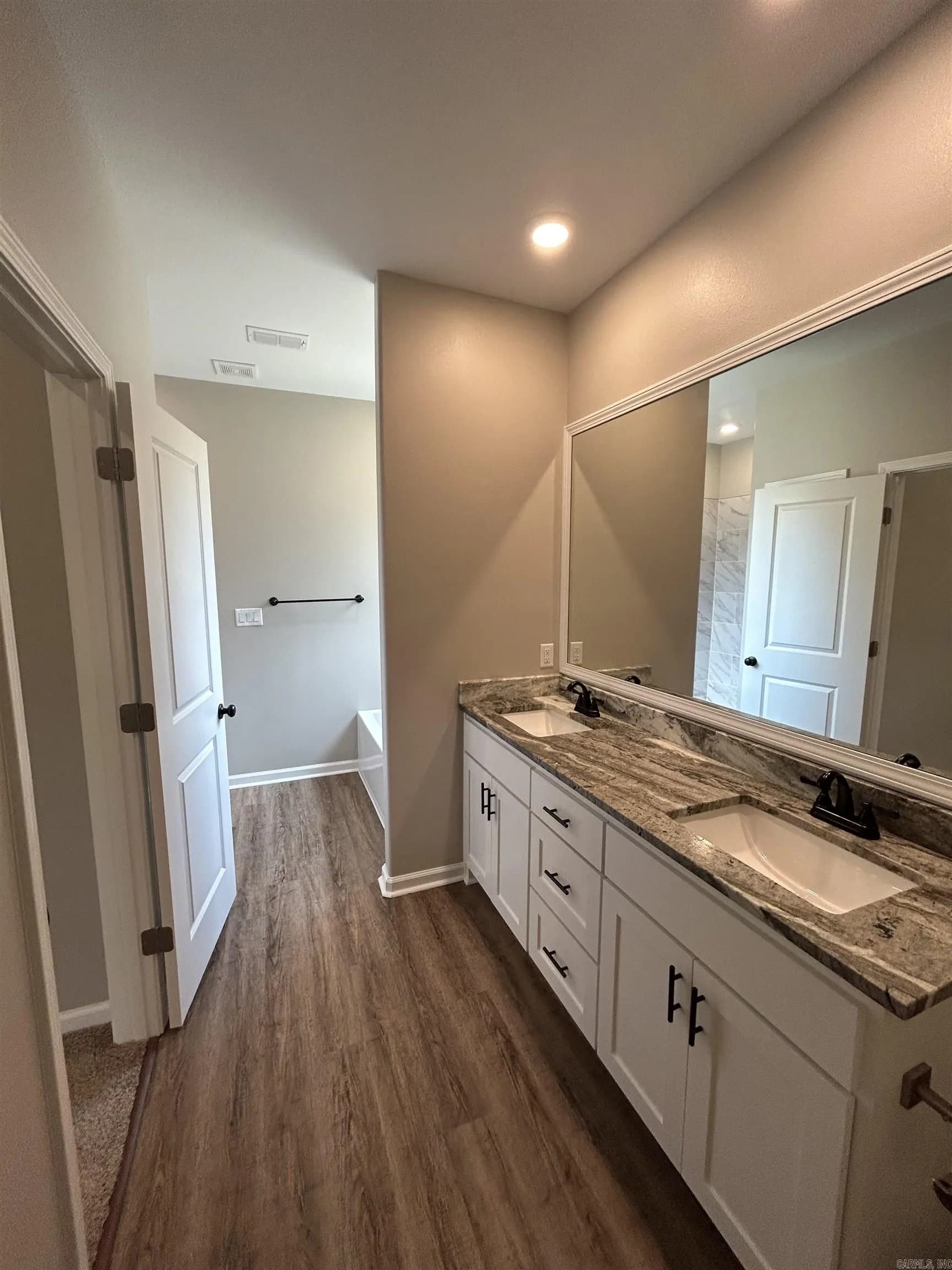 Property at 125  Stonebriar - Image 8