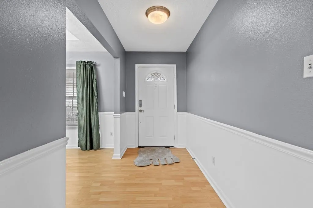 Property at 2814  Falcon - Image 36