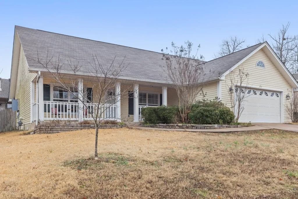 Property at 2814  Falcon - Image 10