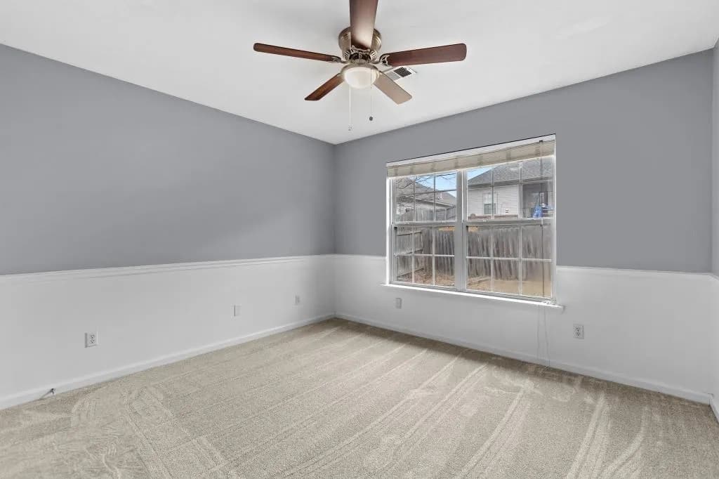 Property at 2814  Falcon - Image 20