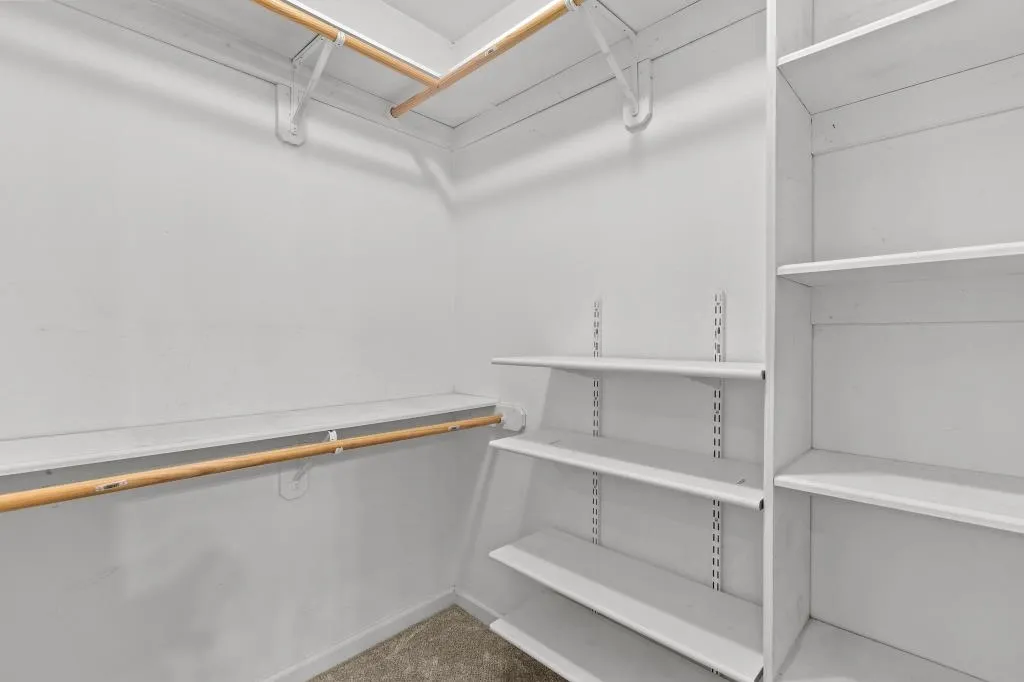 Property at 2814  Falcon - Image 32