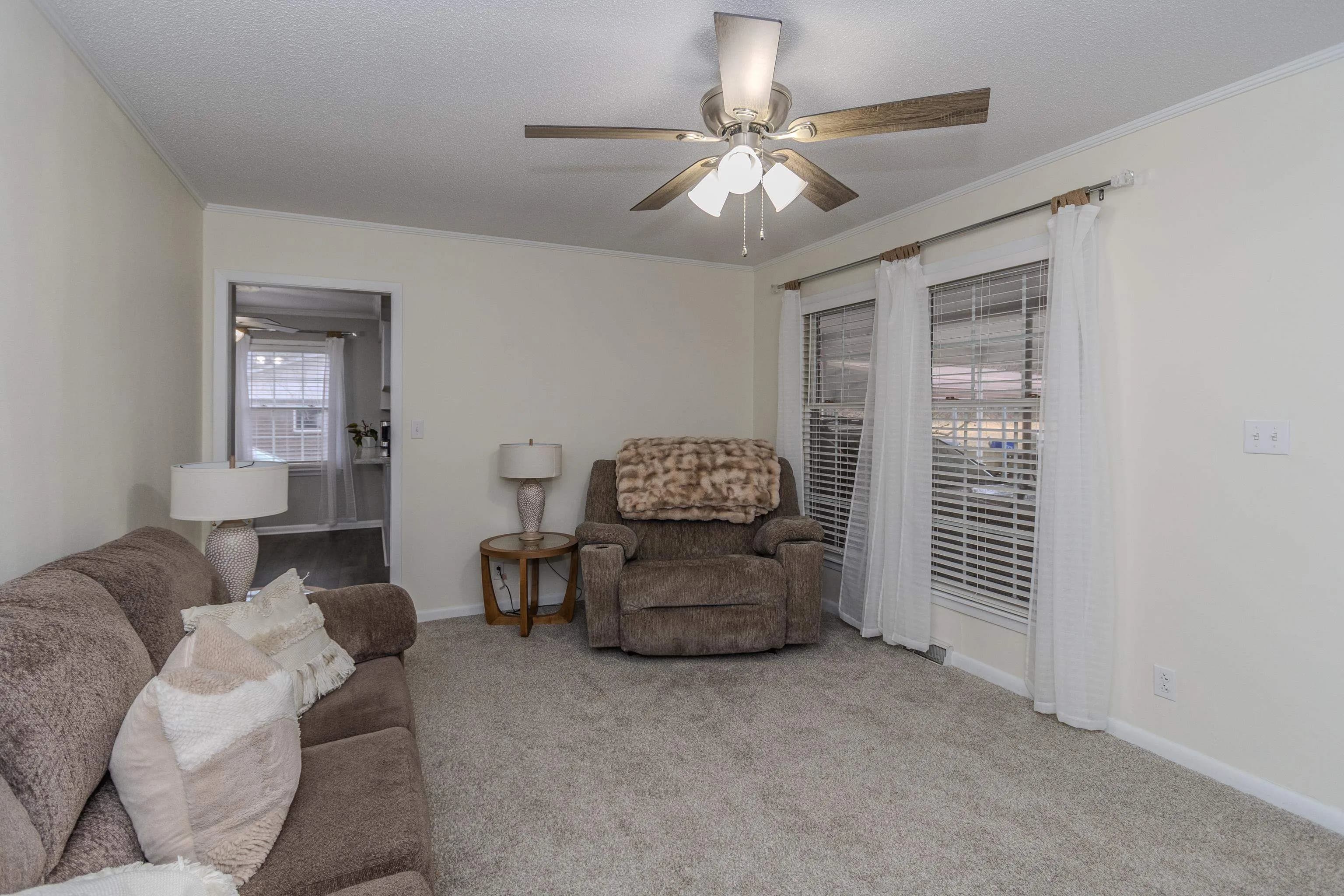 Property at 30  Sundale - Image 11