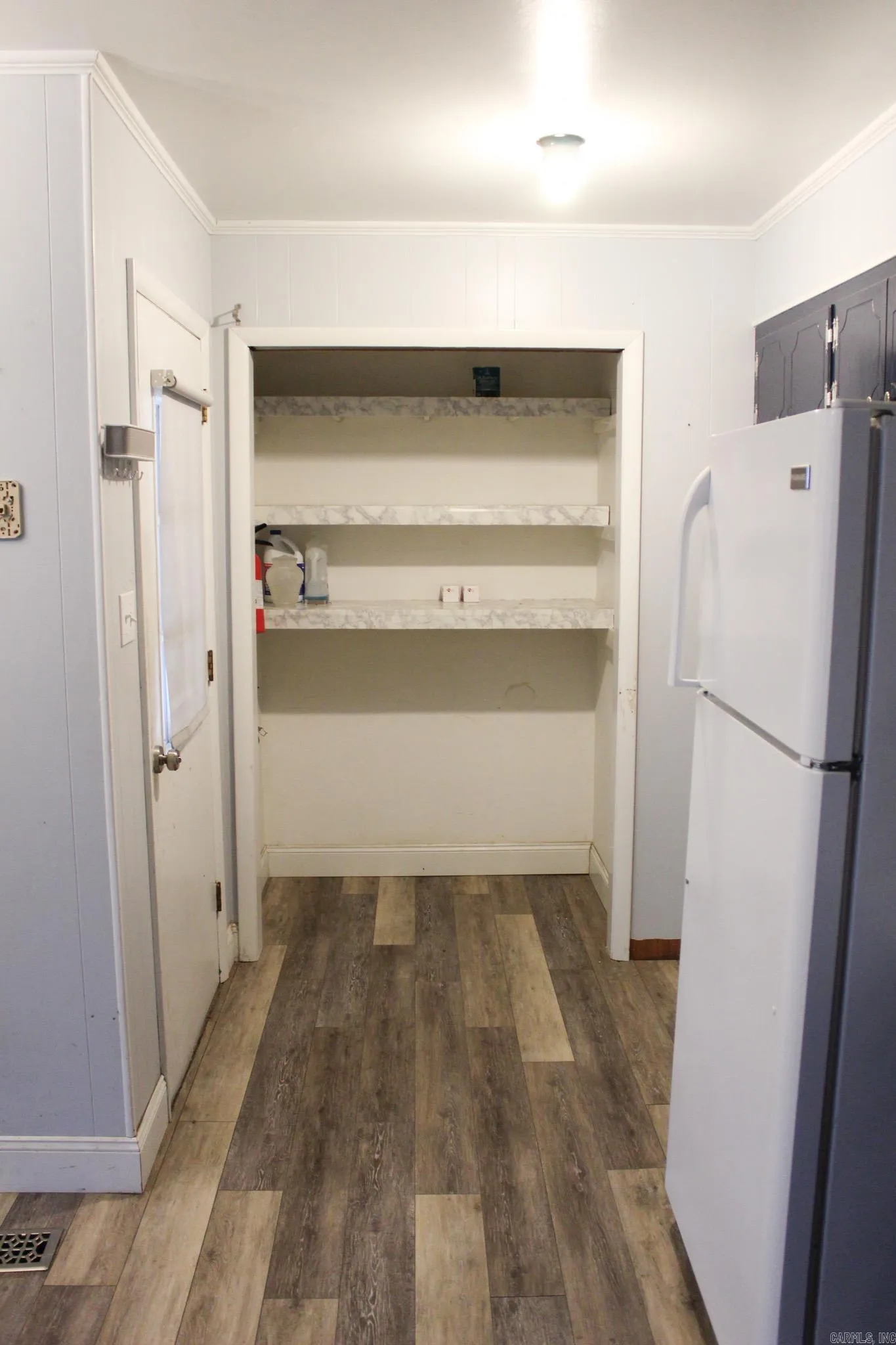Property at 6  Meadow lane - Image 6
