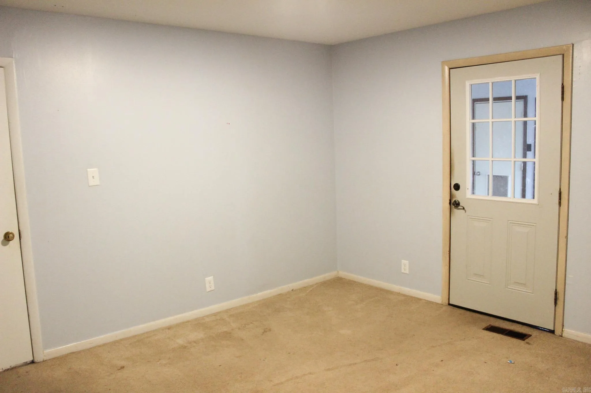 Property at 6  Meadow lane - Image 10