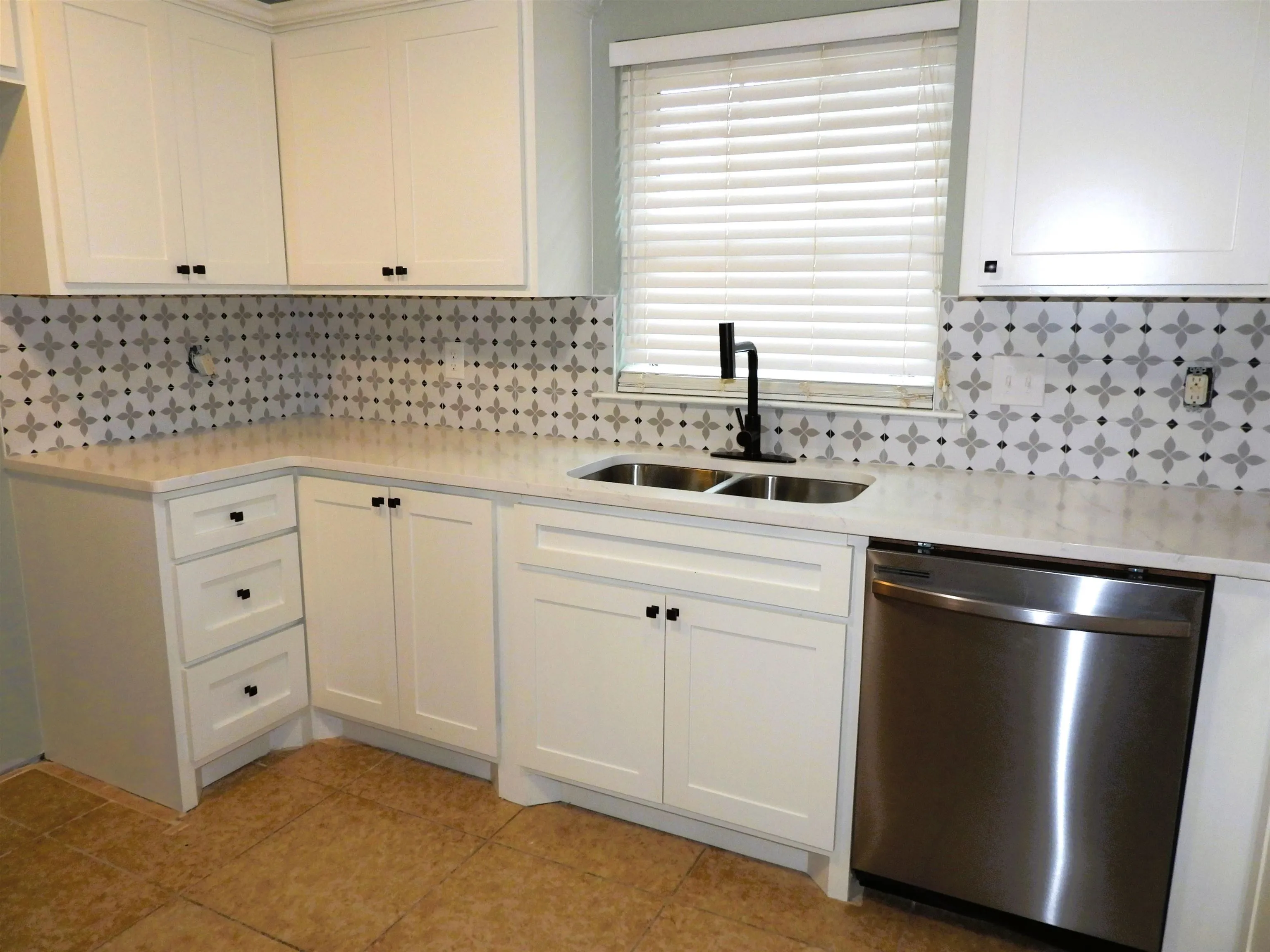 Property at 4000 S Holly street - Image 10