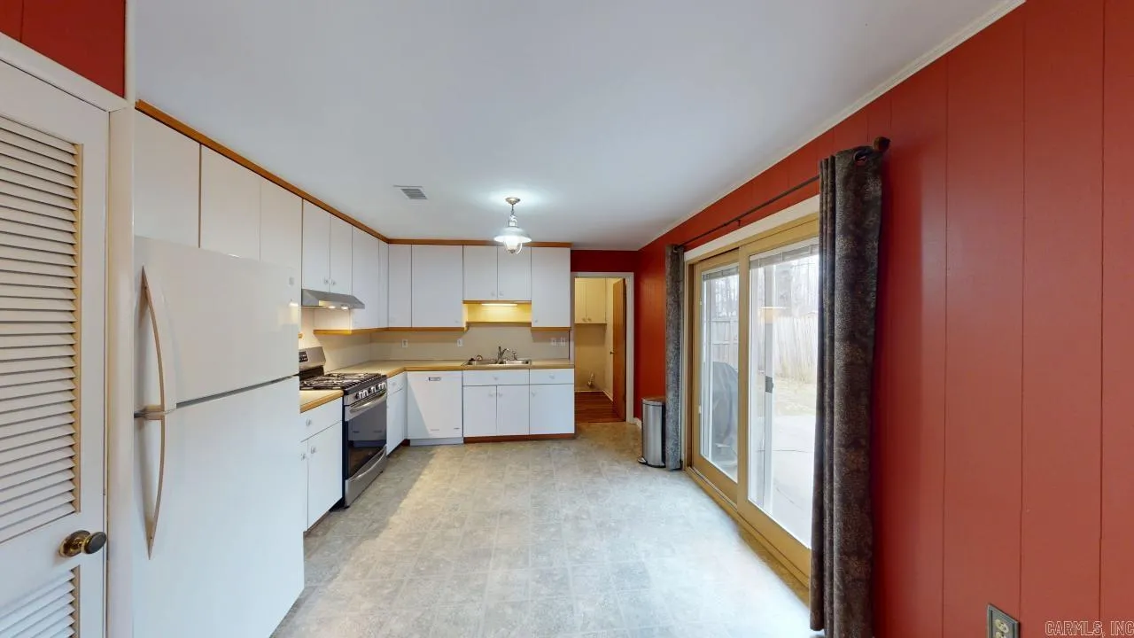 Property at 32  Timothy - Image 12