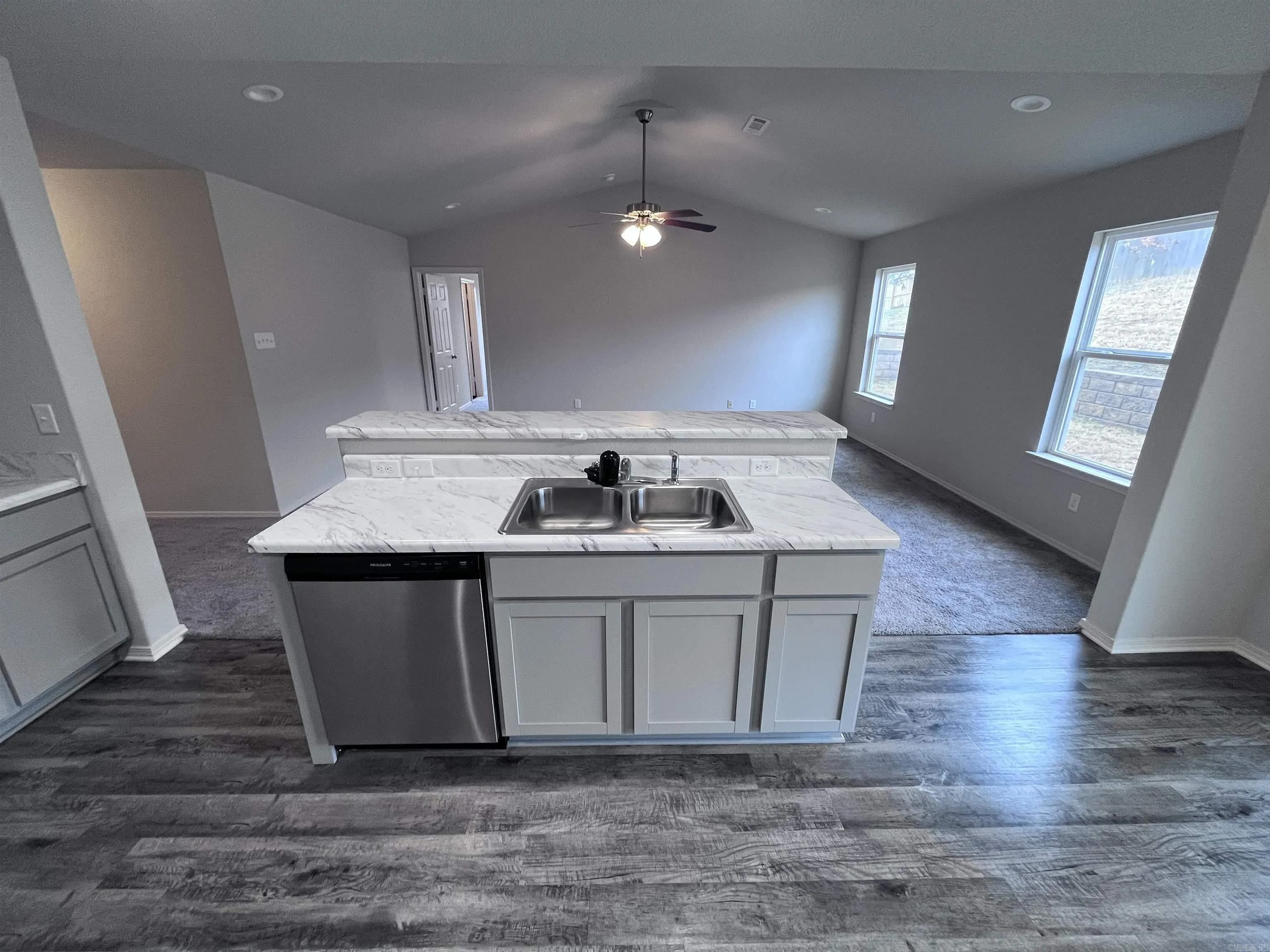 Property at 967  Augusta - Image 12