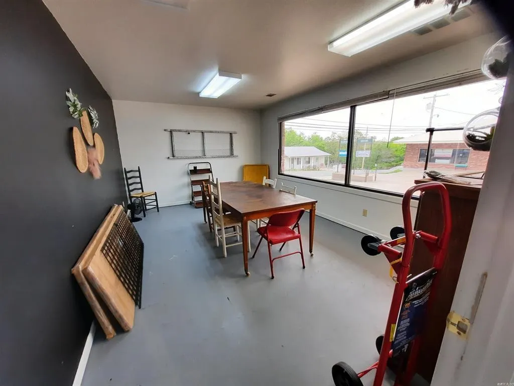Property at 211 E Washington - Image 4