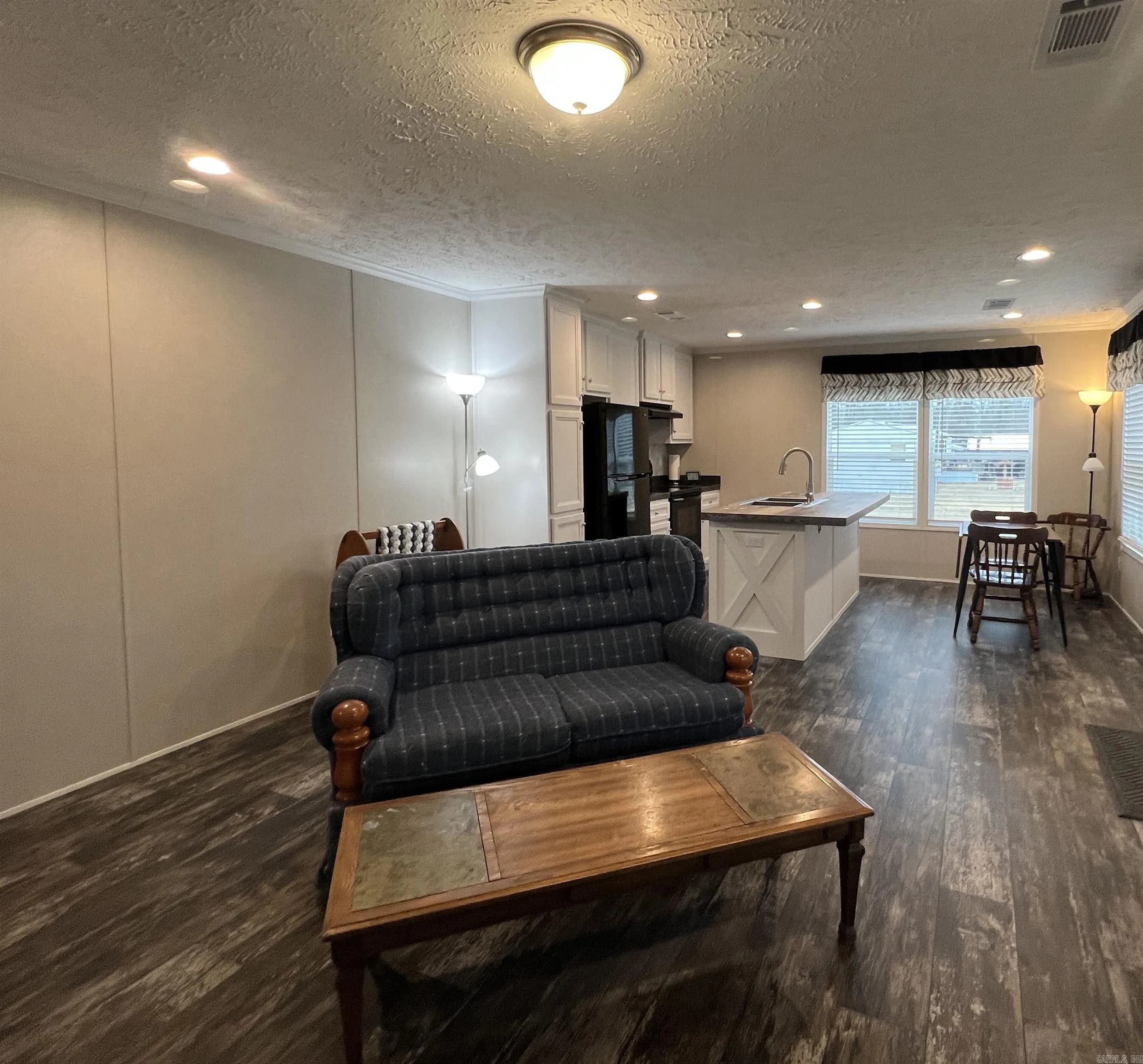 Property at 1768  Lendale - Image 9