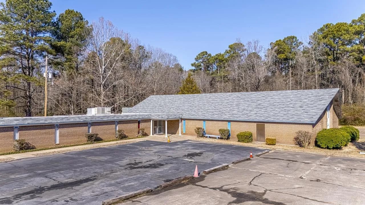 Property at 7320 N Chicot - Image 3