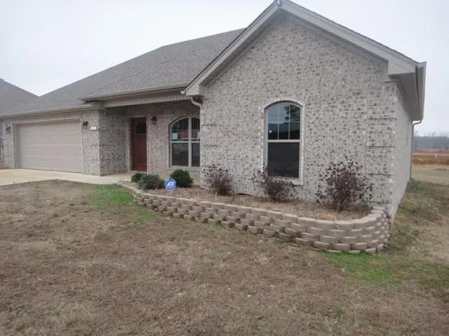 Property at 137  Lloyd henderson - Image 2