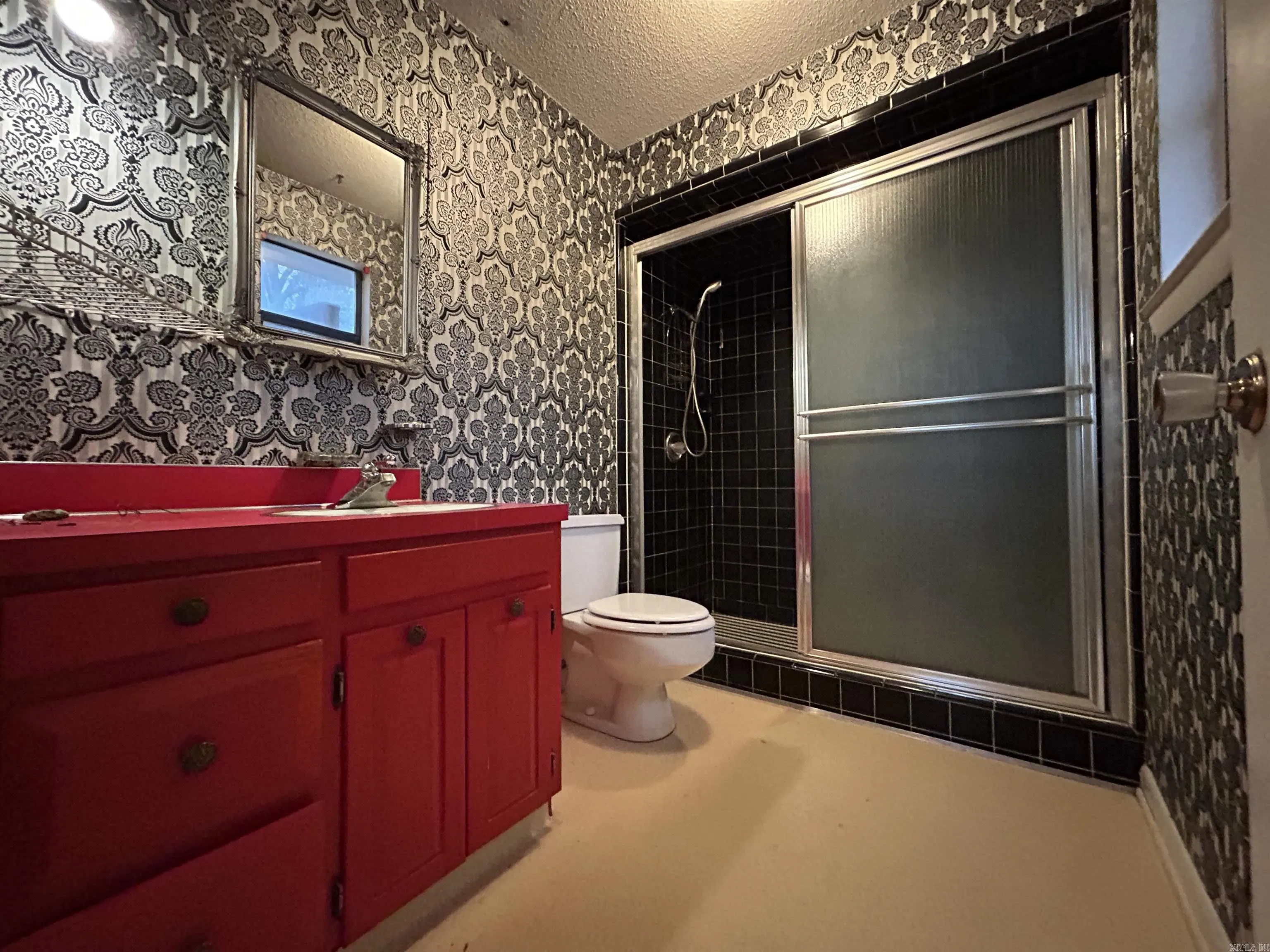 Property at 708  Hapsburg - Image 18