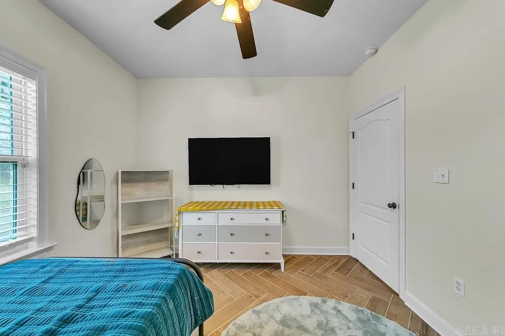 Property at 198  N polk - Image 32