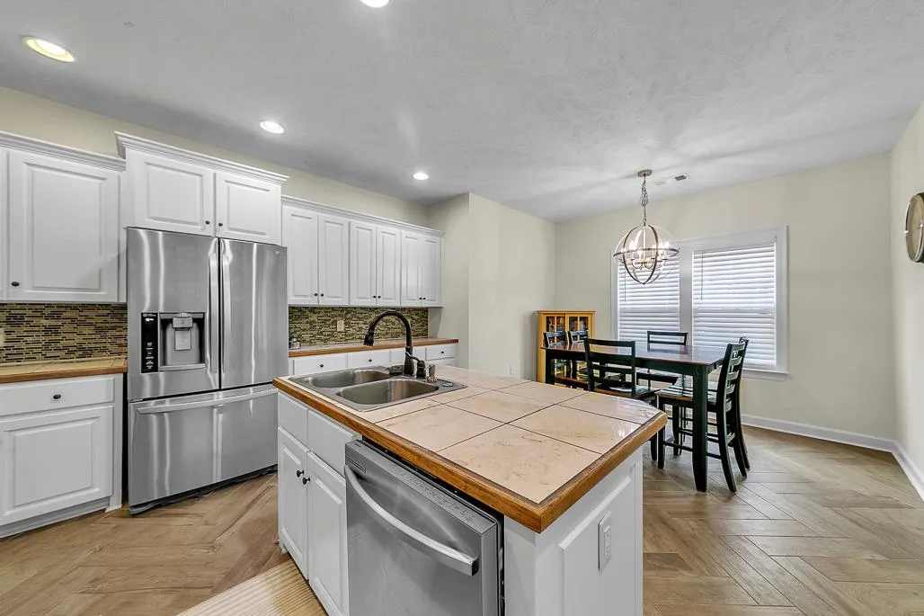 Property at 198  N polk - Image 12