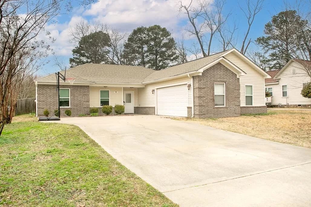 Property at 198  N polk - Image 2