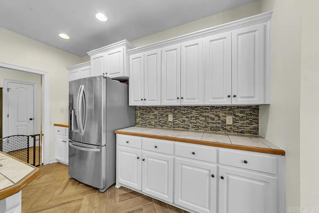 Property at 198  N polk - Image 17