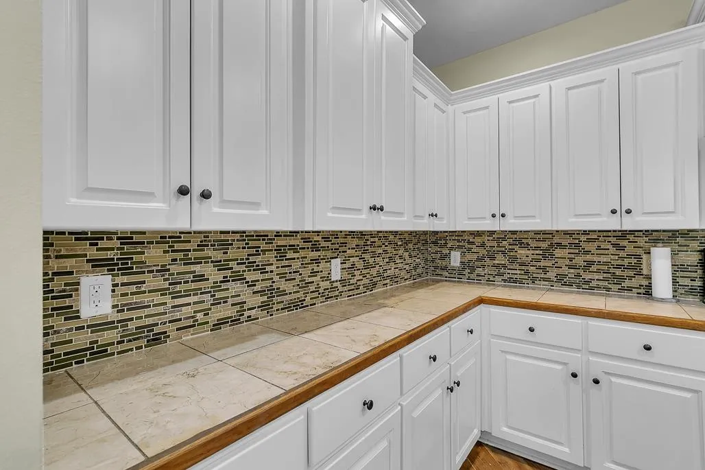 Property at 198  N polk - Image 15